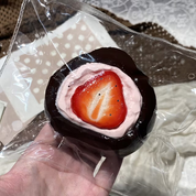 【nosweetpie】Strawberry Chocolate Daifuku Squishy stress relief toy