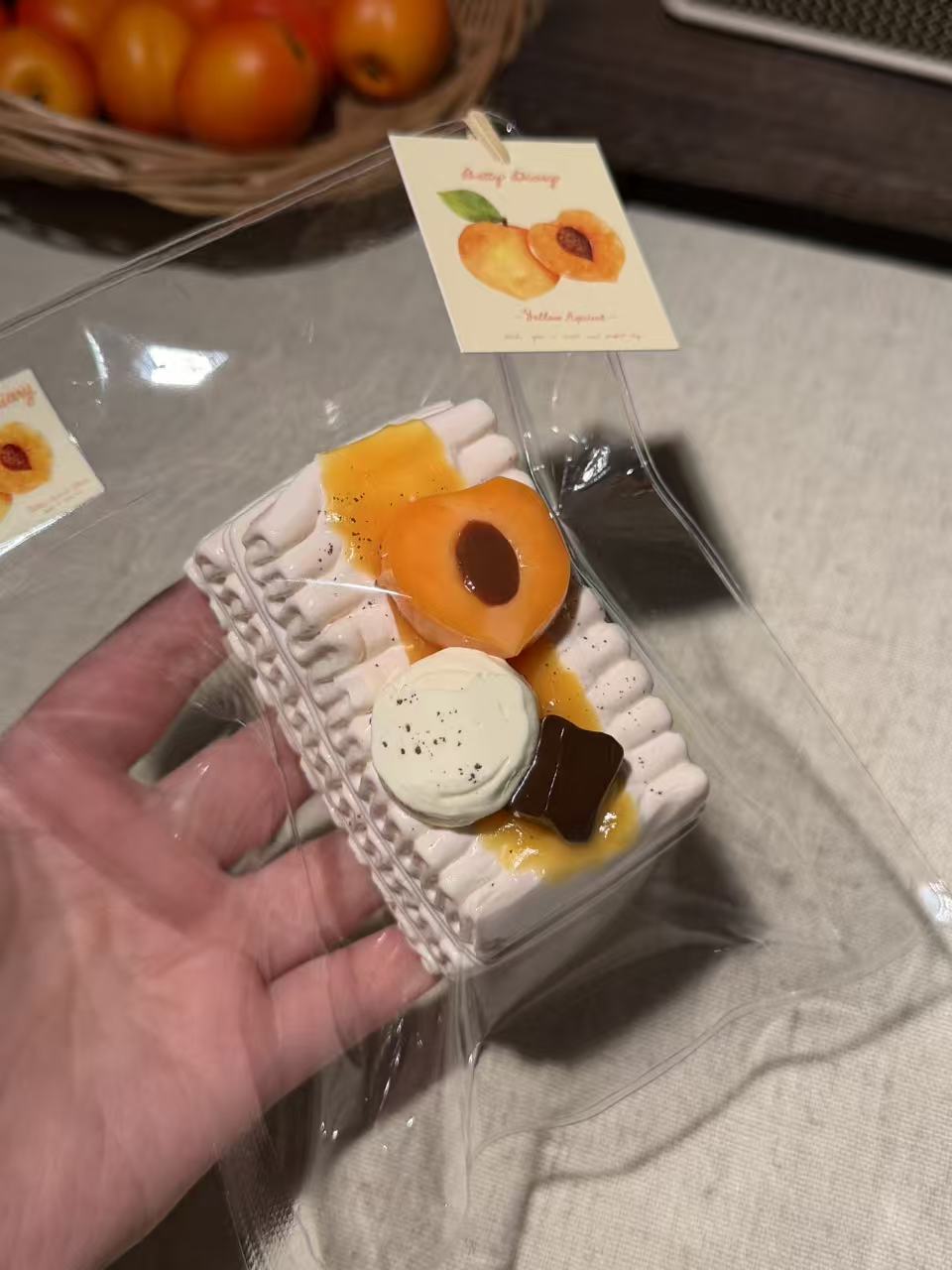 Betty Diary🍑「ヴァローナ＆アプリコットのミルフィーユスノー 」 Squishy stress relief toy