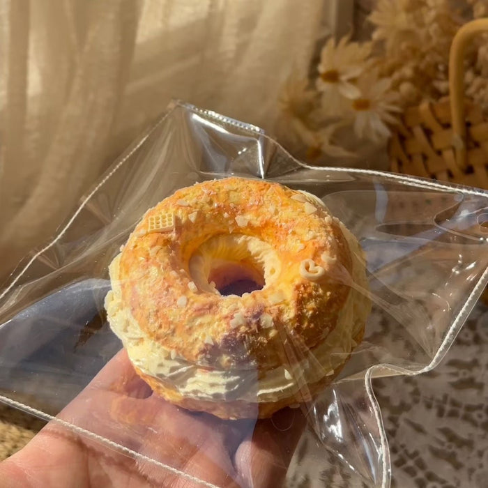 LuLu鹿🦌「ほんのり焼き色のクランブルドーナツ」 Squishy stress relief toy