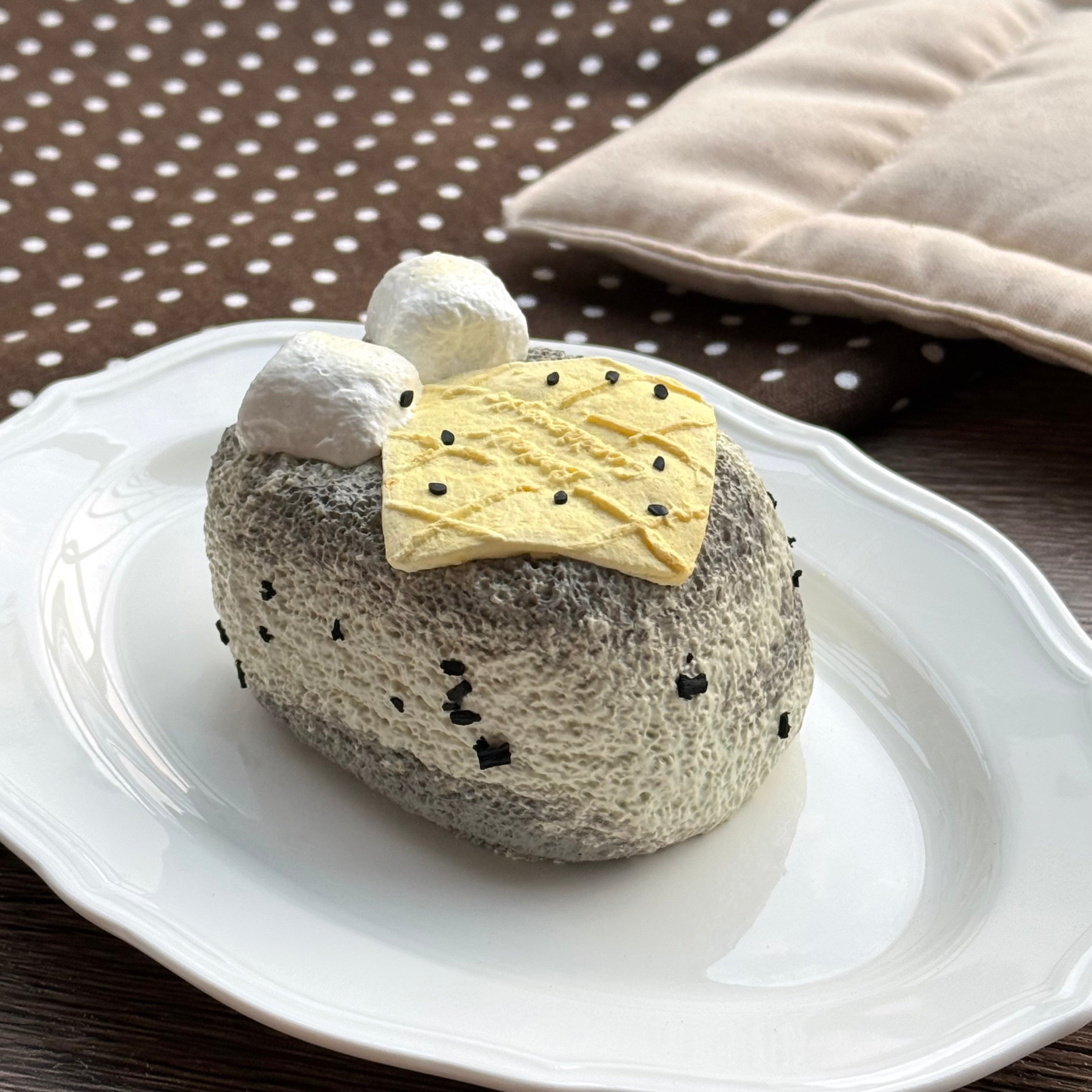 【Black Sesame Cheesecake (with Marshmallow)】Squishy Stress Relief Toy