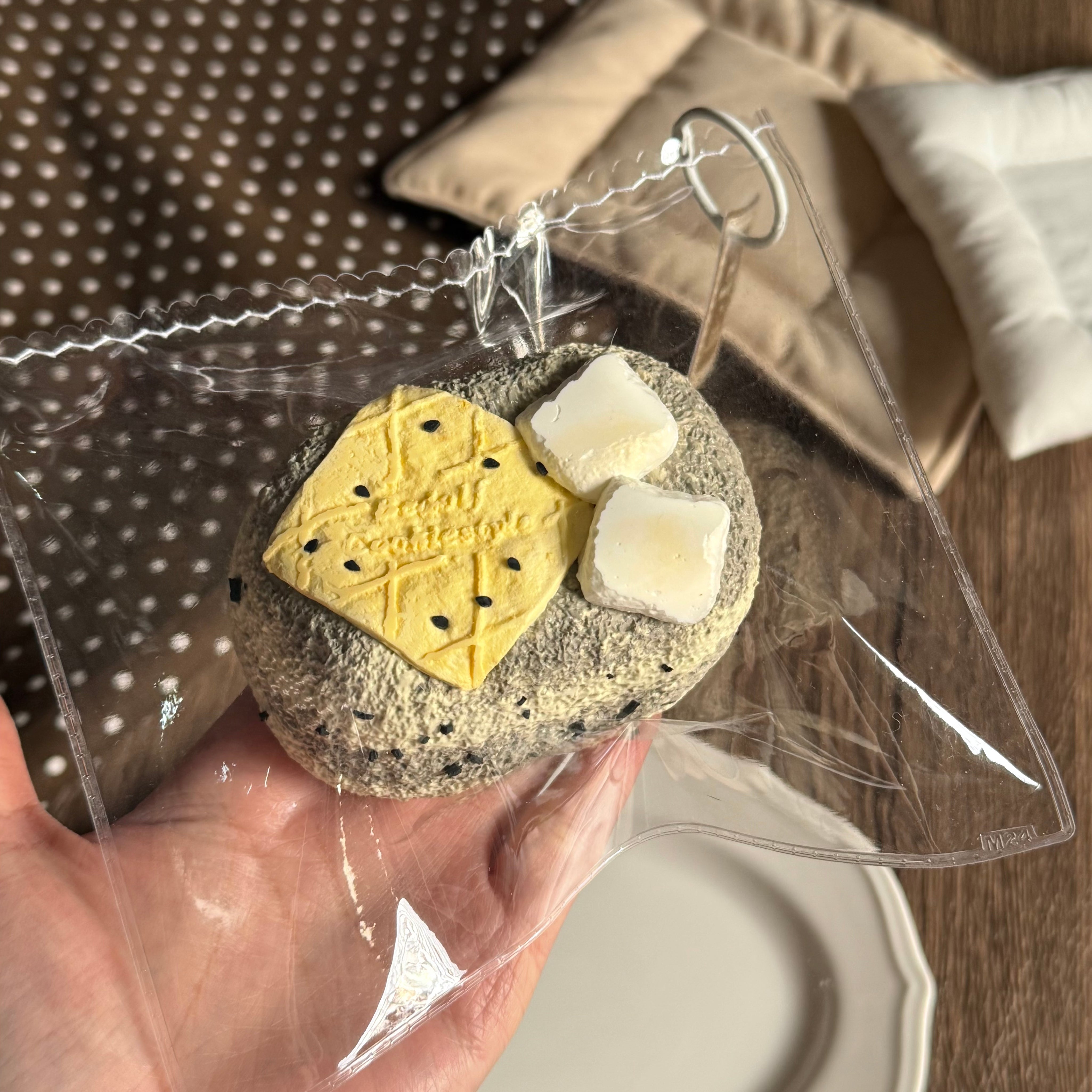【Black Sesame Cheesecake (with Marshmallow)】Squishy Stress Relief Toy