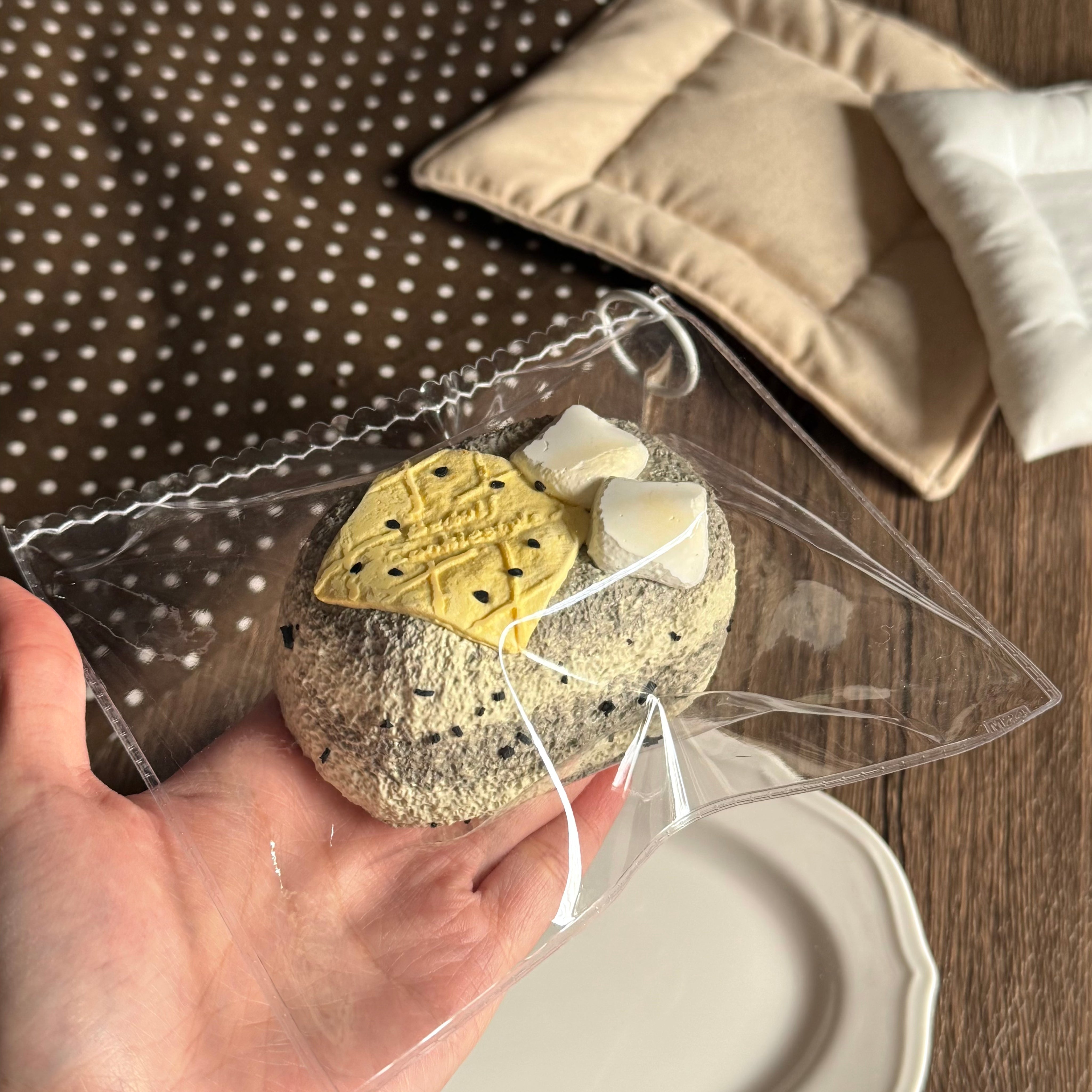 【Black Sesame Cheesecake (with Marshmallow)】Squishy Stress Relief Toy