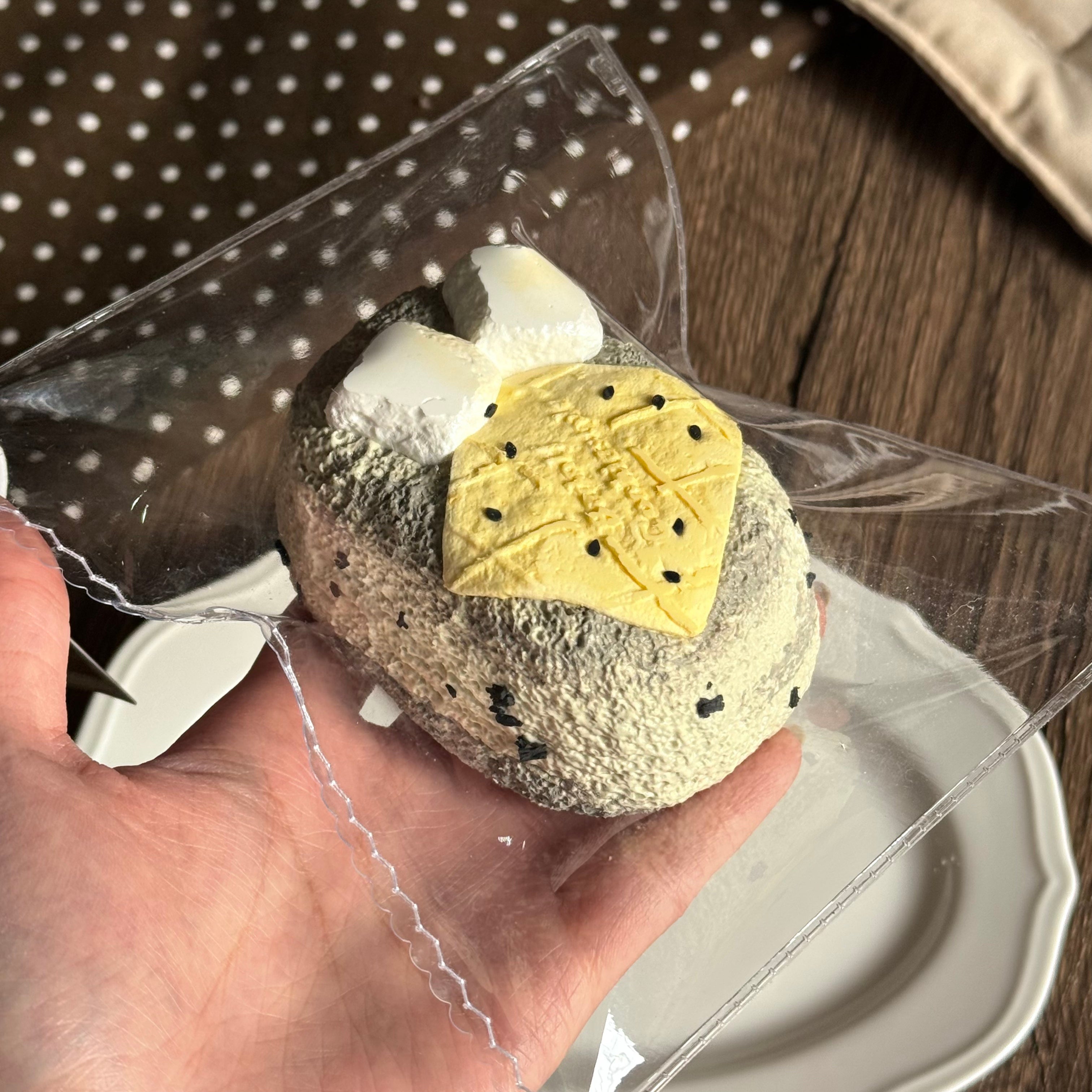 【Black Sesame Cheesecake (with Marshmallow)】Squishy Stress Relief Toy