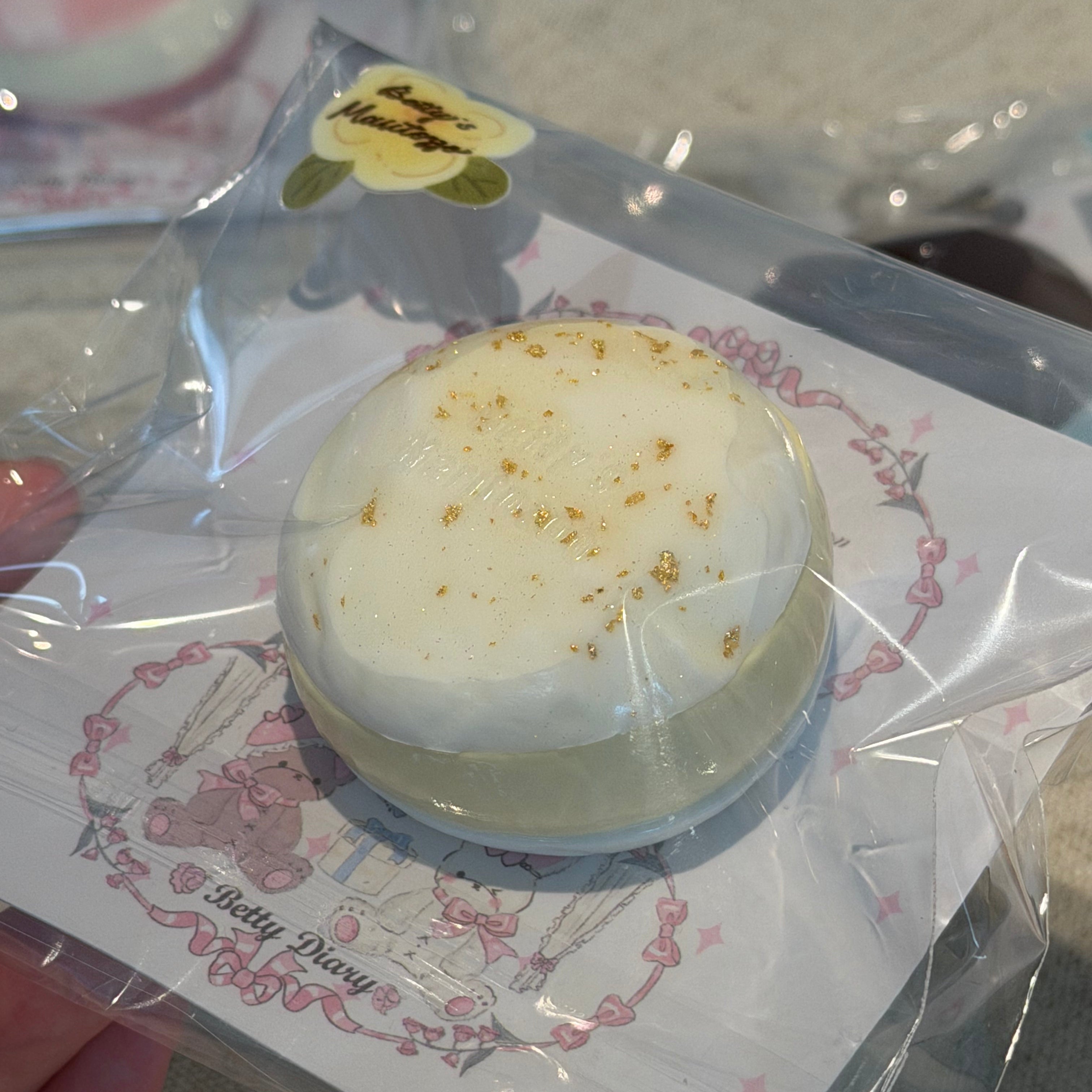 Betty Diary🥯「ミニ金木犀ミルククリームパン」 Squishy stress relief toy