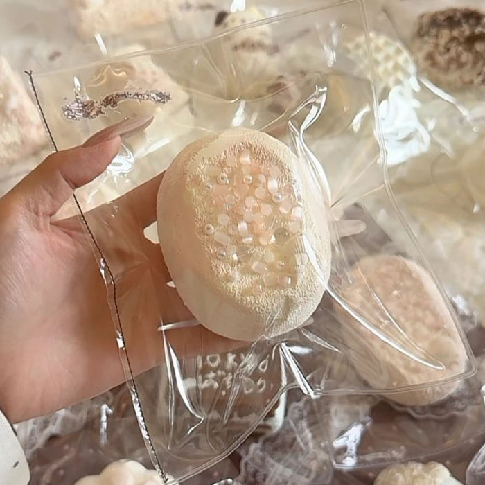 Saisai-Sai Cookie Studio "Velvet Senbei" Squishy stress relief toy