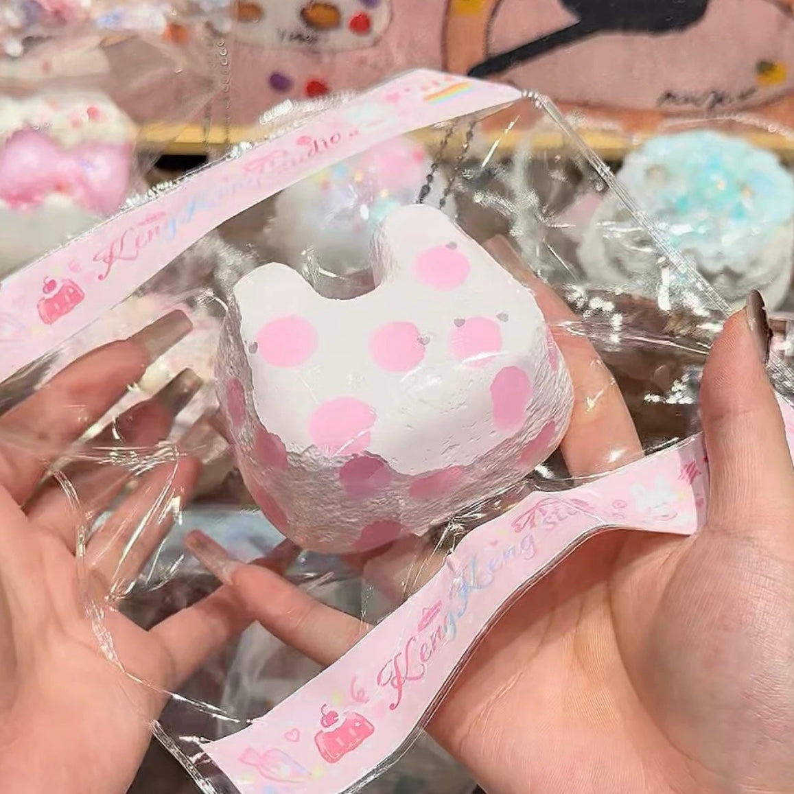 Kengkeng Studio「水玉模様のうさぎの頭」 Squishy stress relief toy