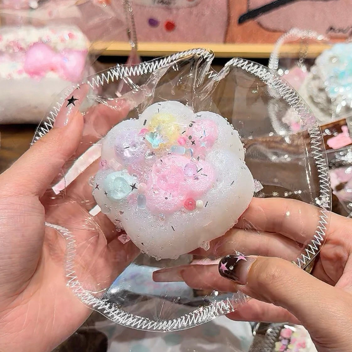 Kengkeng Studio「虹色の肉球」 Squishy stress relief toy