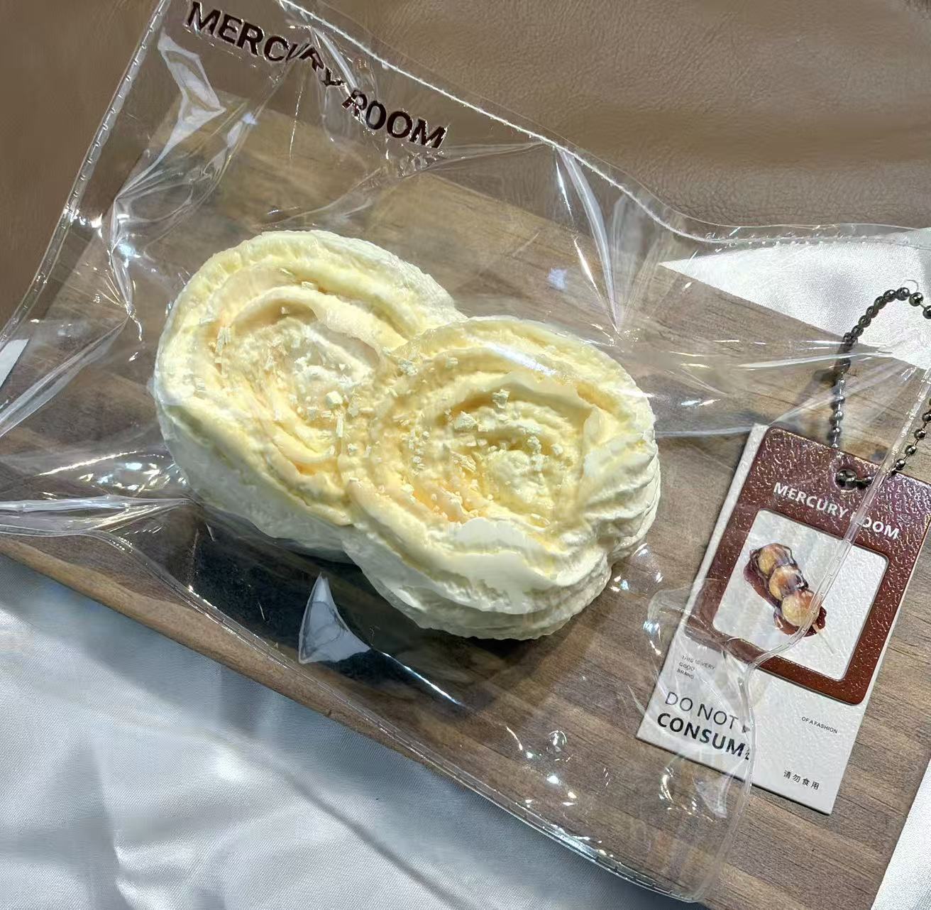 水銀灯の部屋 「豆乳風味のダブルクッキー」 Squishy stress relief toy