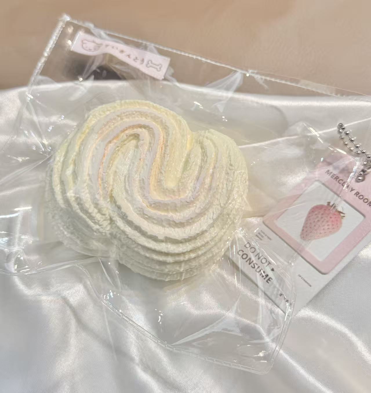 水銀灯の部屋 「薄ピンククリームバー」 Squishy stress relief toy