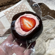 【nosweetpie】Strawberry Chocolate Daifuku Squishy stress relief toy