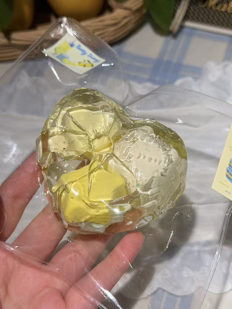 Betty Diary🍋「レモンのクリアハート」 Squishy stress relief toy