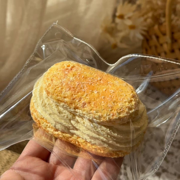 LuLu鹿🦌「ほんのり焼き色のスティッククッキーシュー」 Squishy stress relief toy