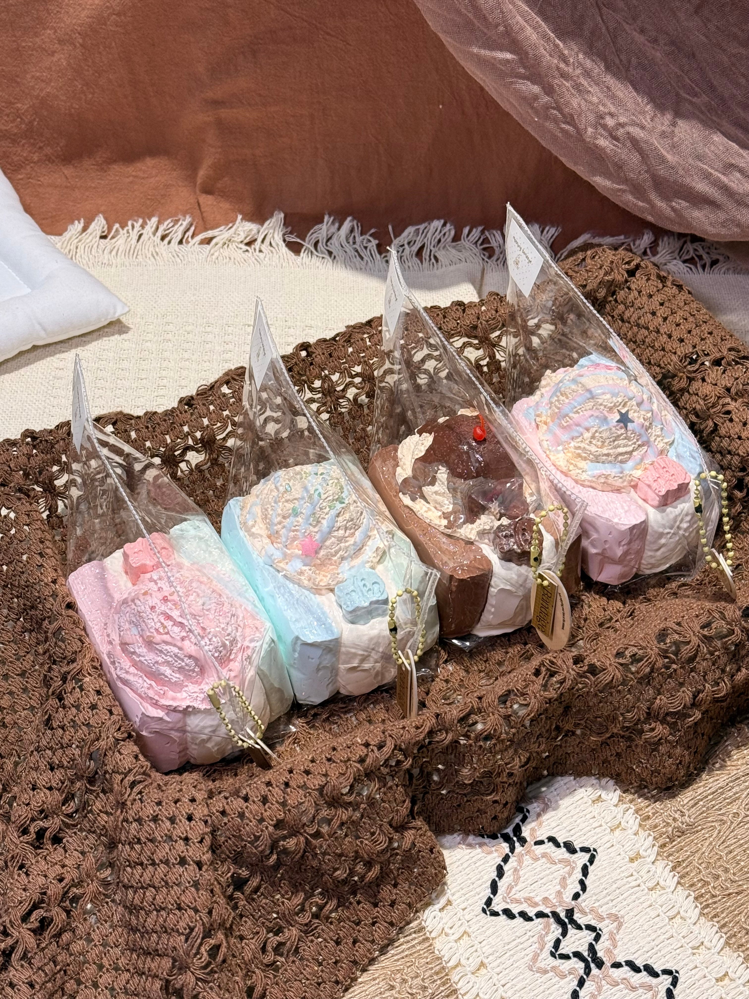 【MAORONG  Ice Cream Toast】Squishy Stress Relief Toy