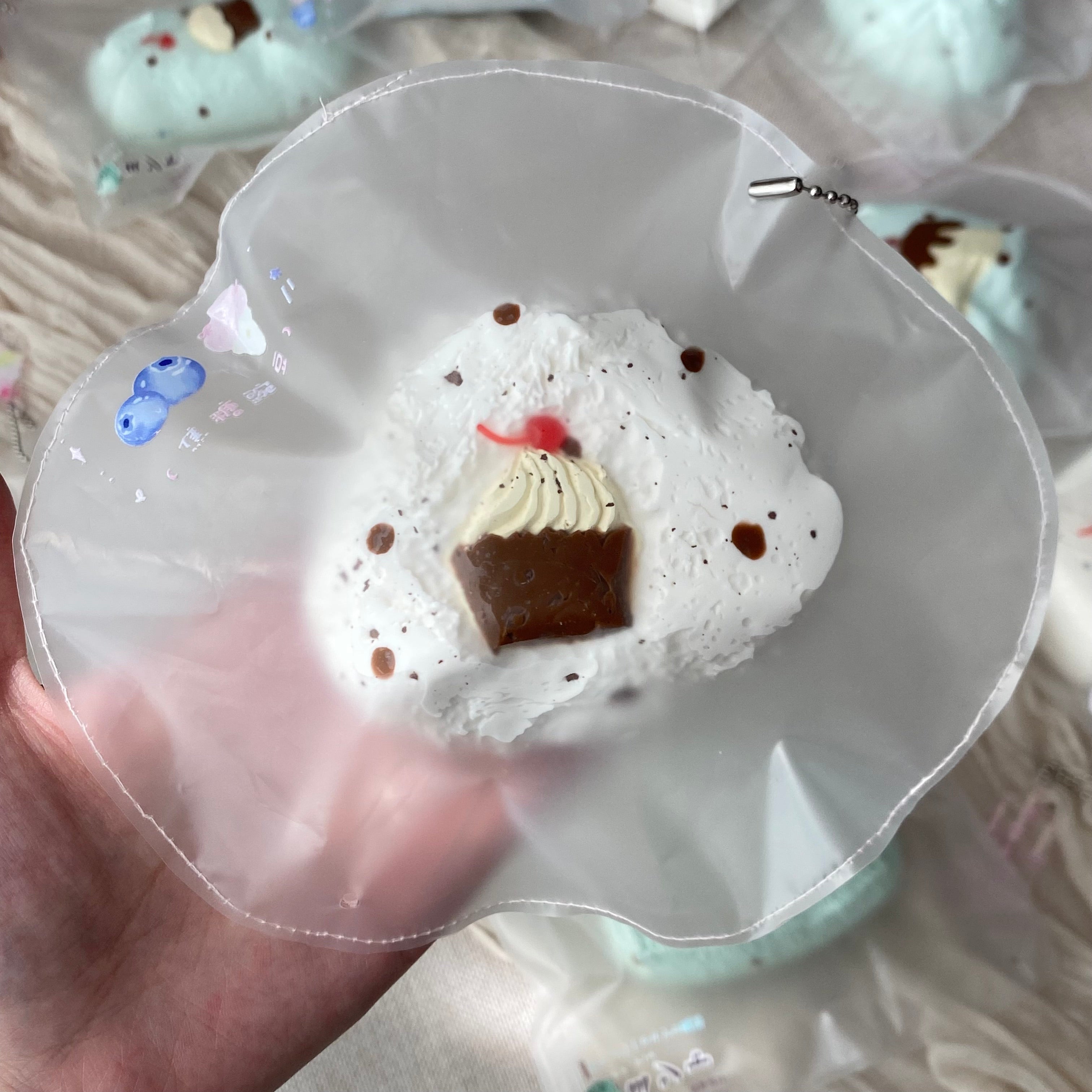キャラメルピース Studio「ミルク味の水玉模様シュエフー」 Squishy stress relief toy