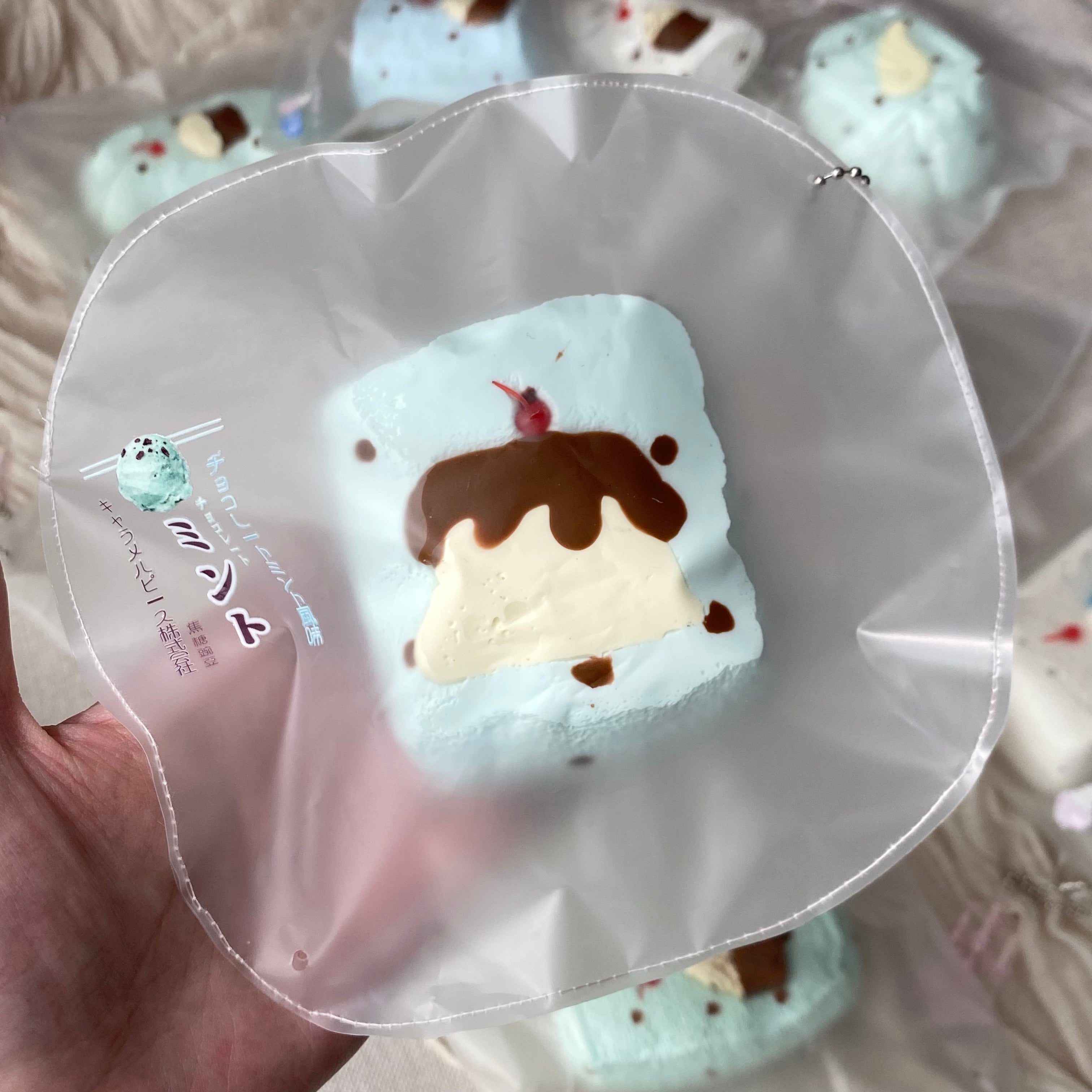 キャラメルピース Studio「プリンの手描きマシュマロ（ミント風味）」 Squishy stress relief toy