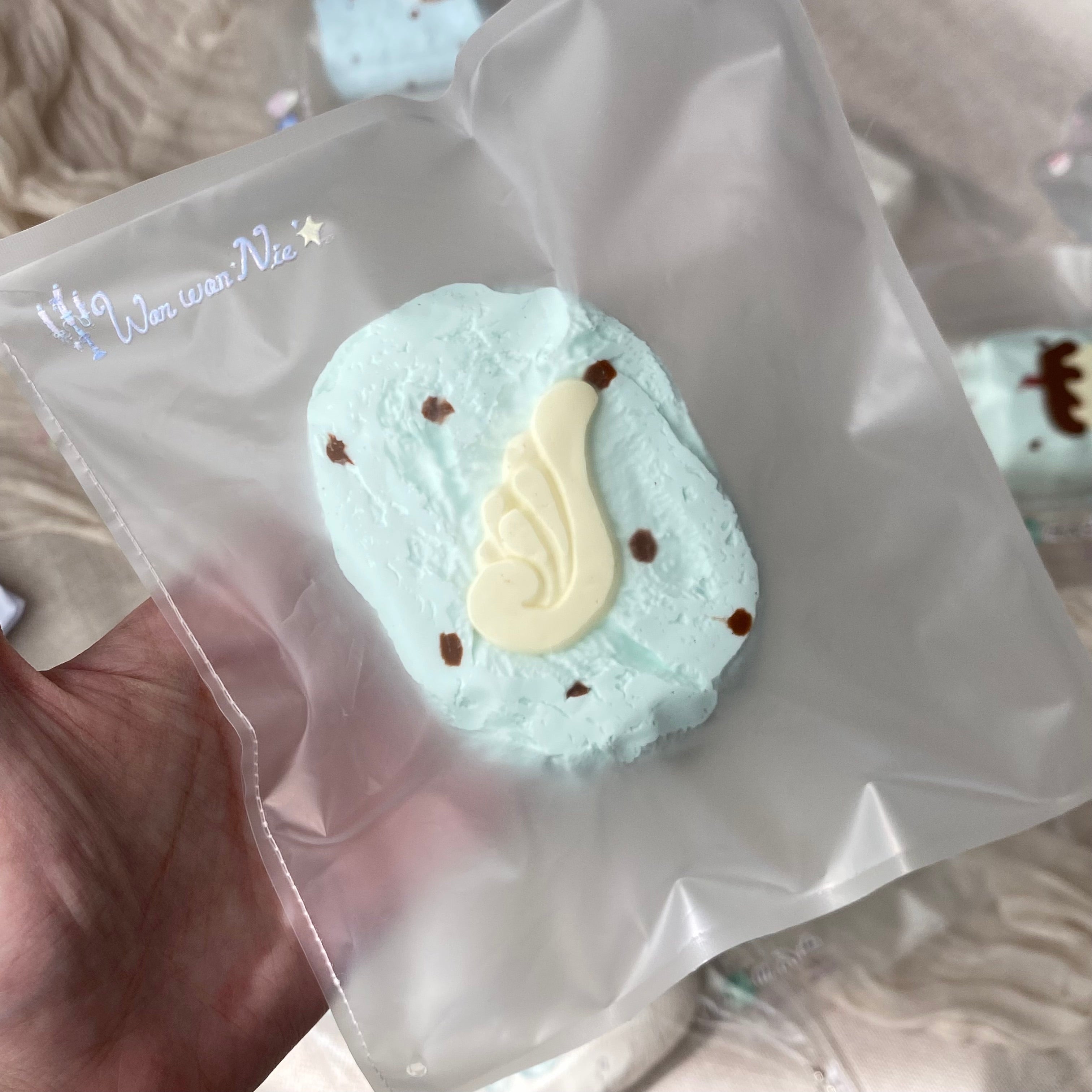 キャラメルピース Studio「ミルクウィングのミントせんべい」 Squishy stress relief toy