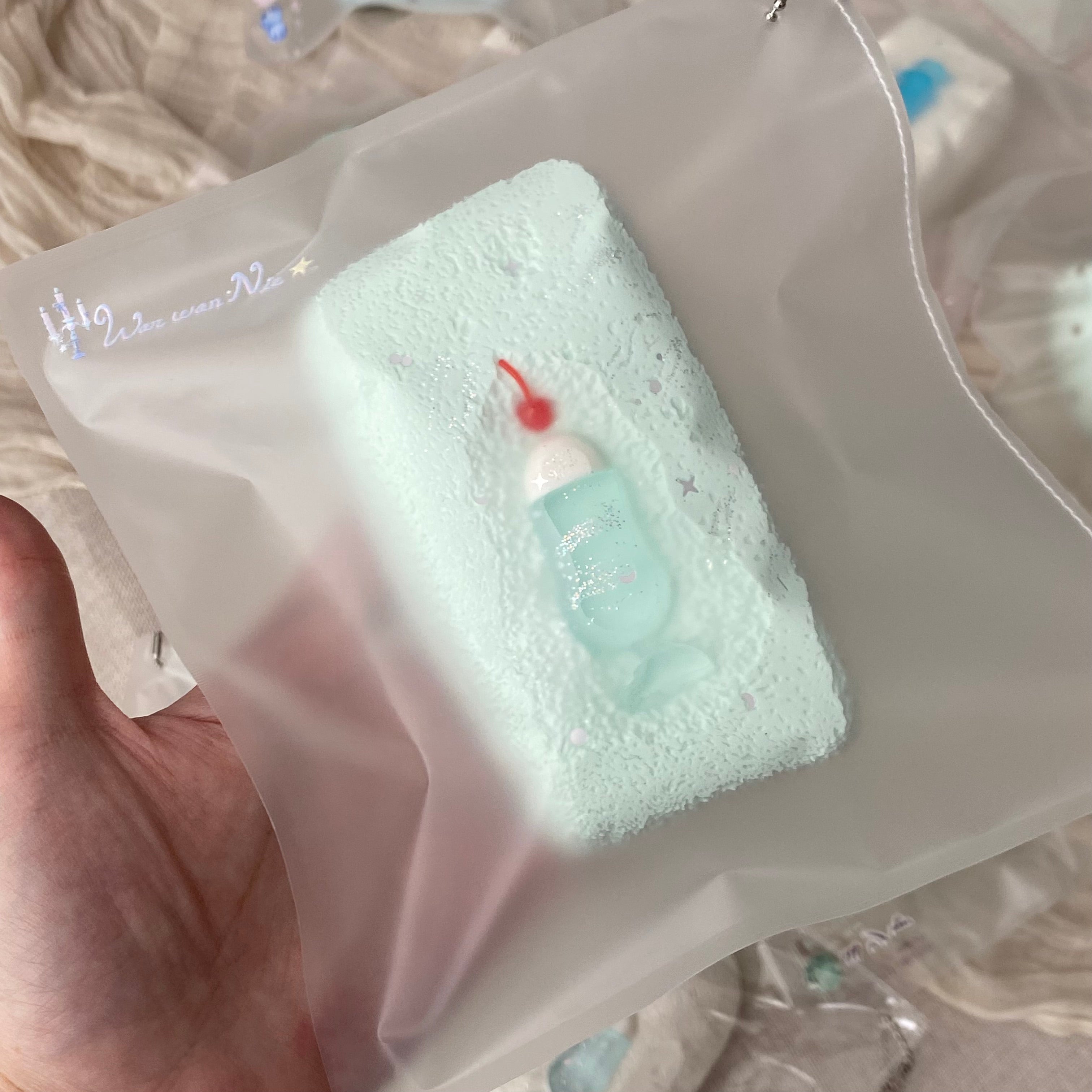キャラメルピース Studio「ミルクウィングのミントせんべい」 Squishy stress relief toy