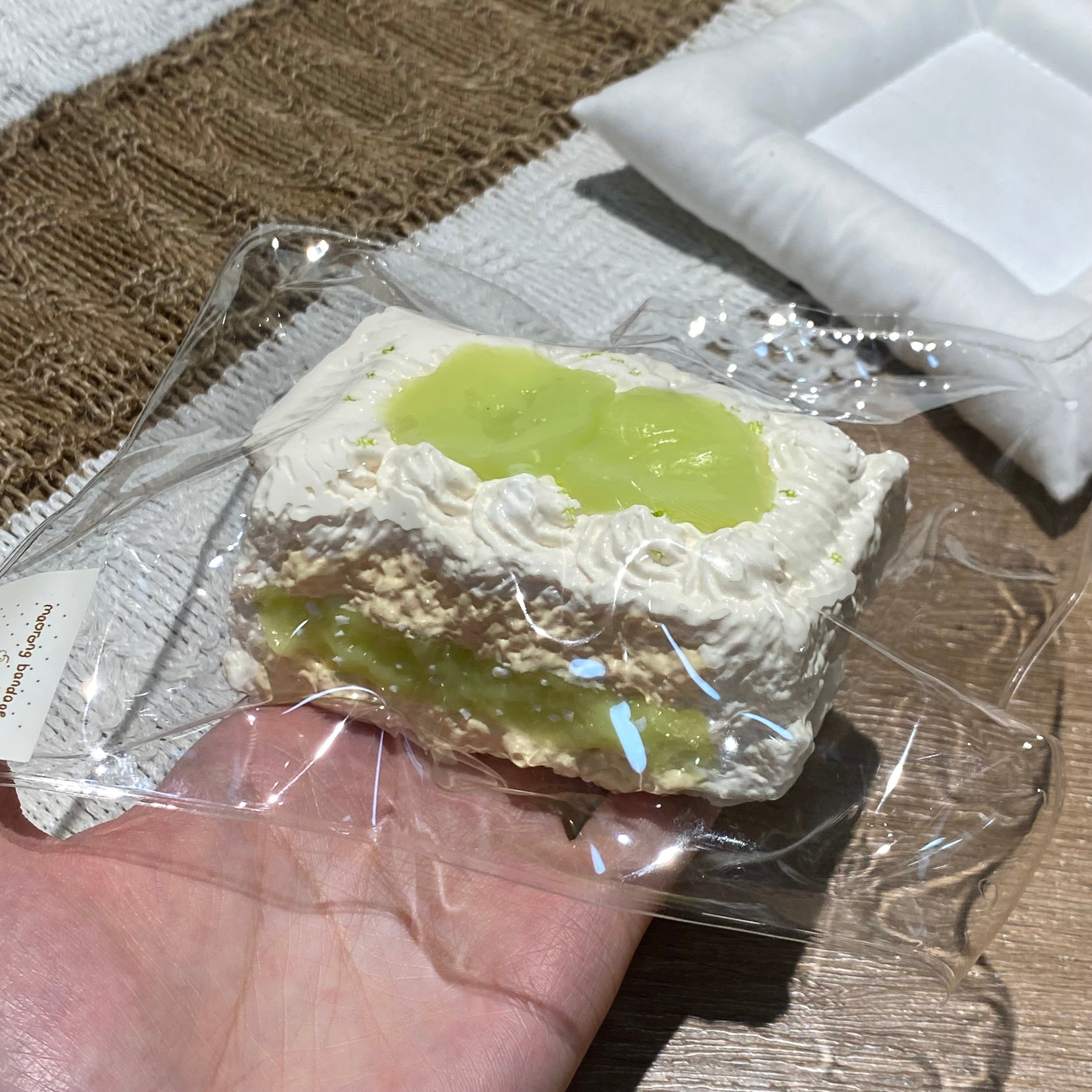 【Shine Muscat Cream Sandwich Cake】Squishy Stress Relief Toy