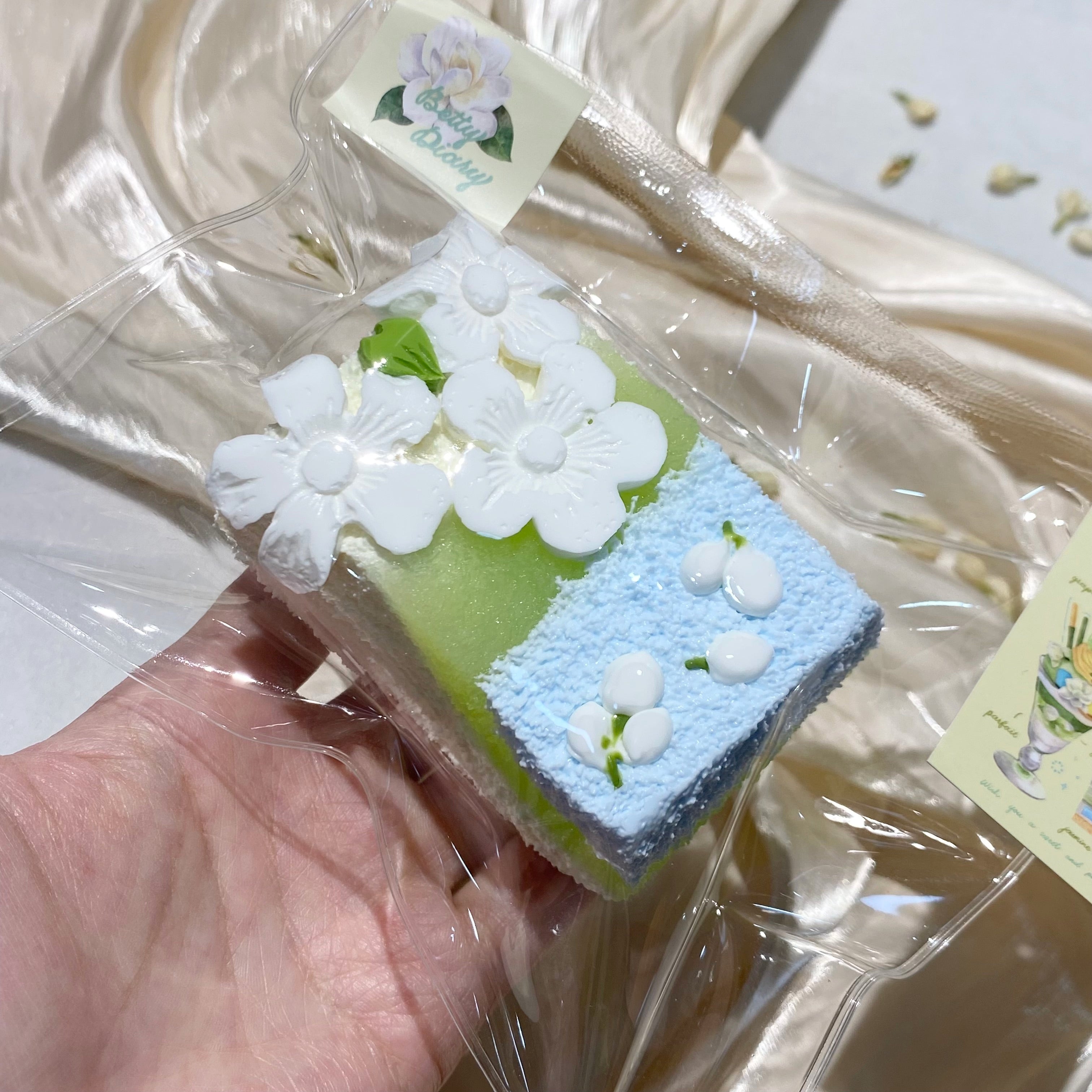 【Diagonally Sliced Jasmine Cream Toast】Squishy Stress Relief Toy