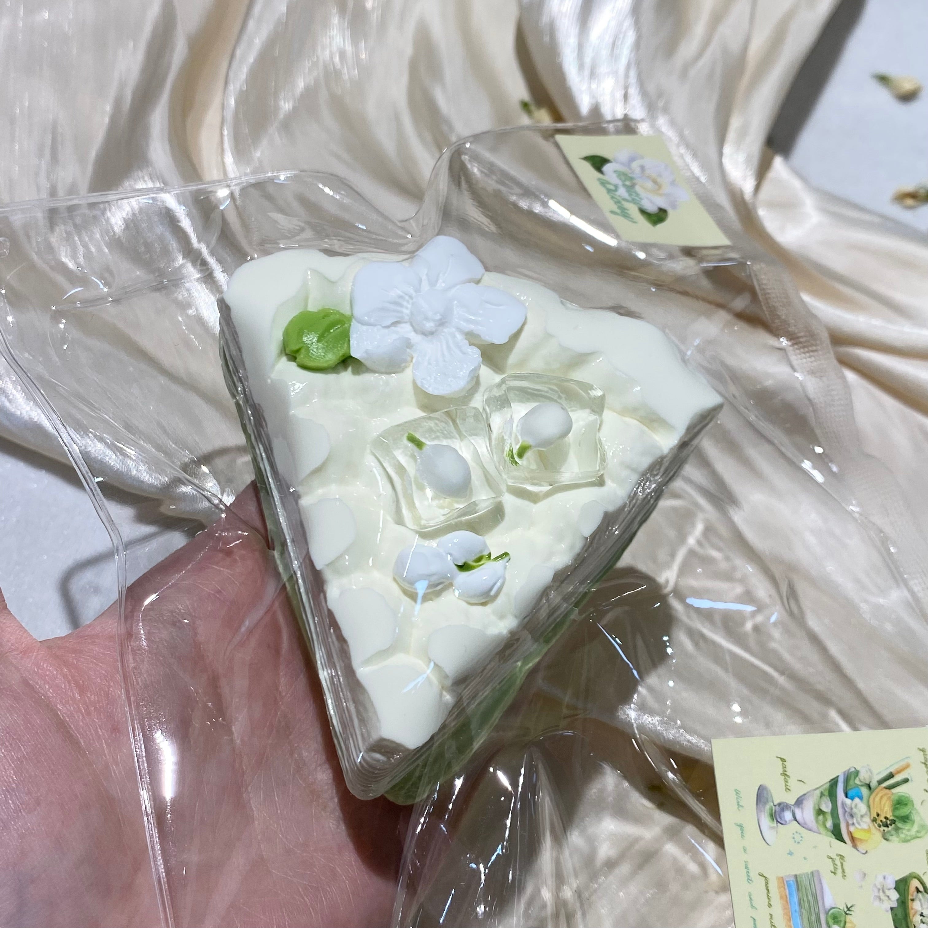 【Jasmine Jelly Mille-feuille Cut Cake】 Squishy Stress Relief Toy