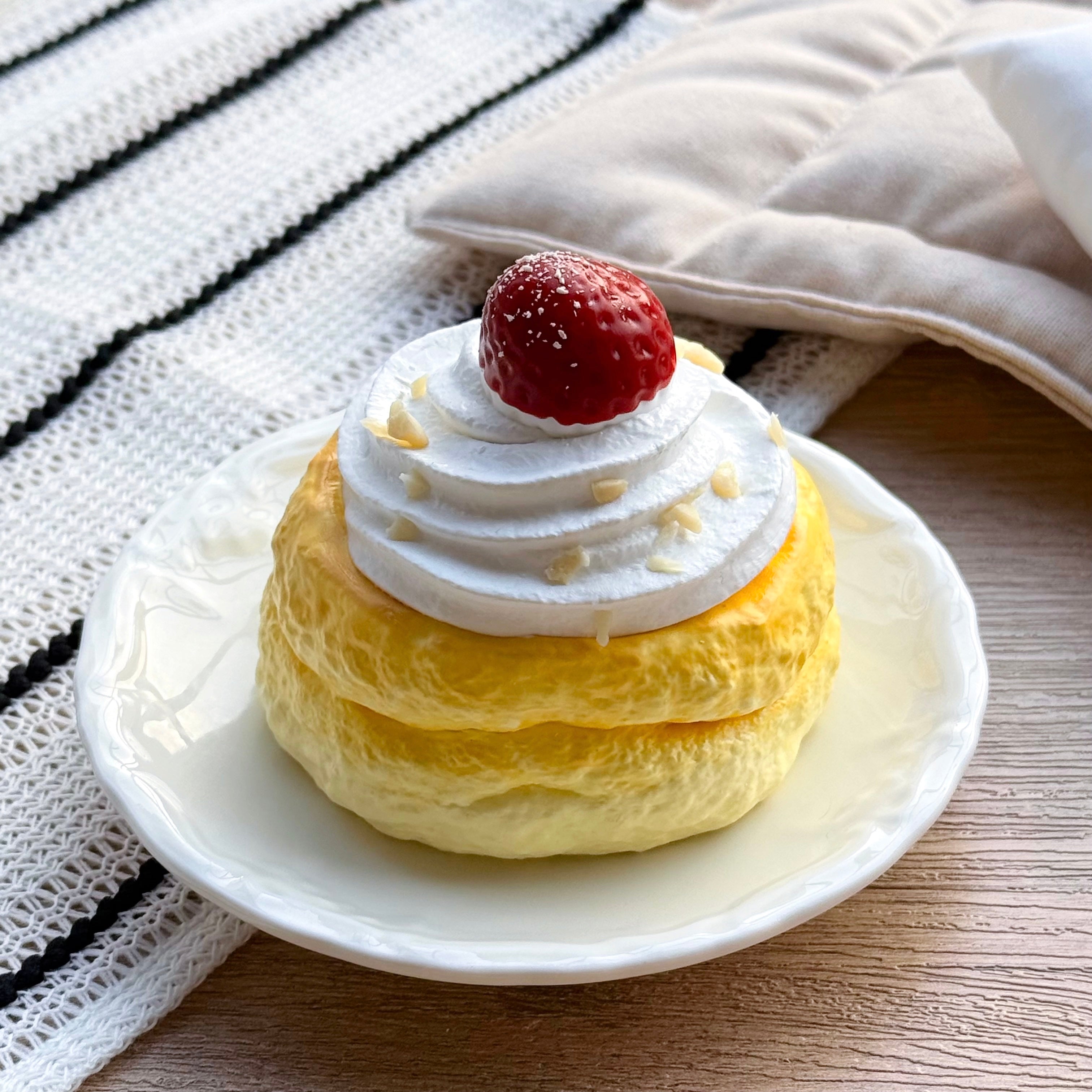 【Strawberry Topped Pancake】Squishy Stress Relief Toy