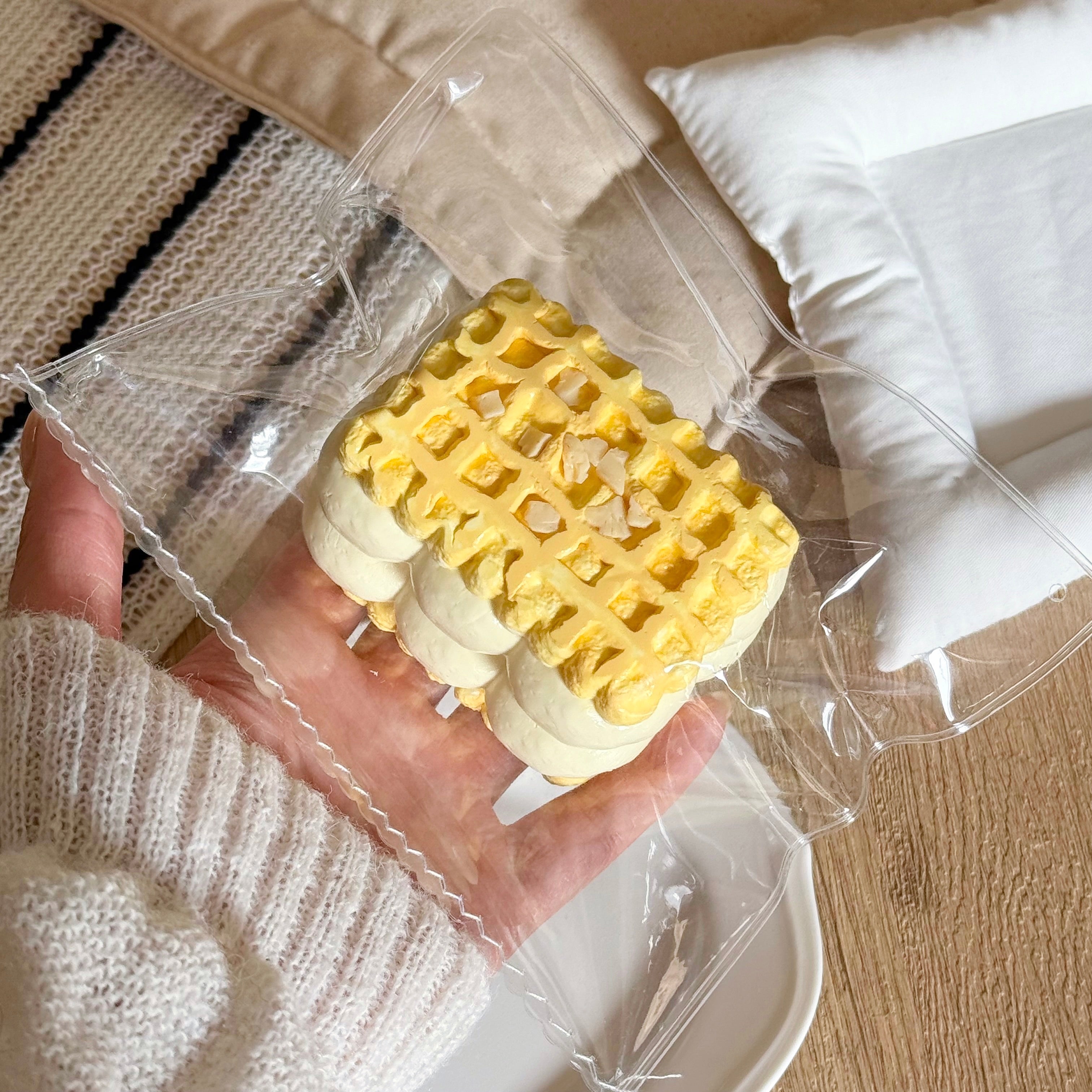 【Butter Cream Sandwich Cookie】Squishy Stress Relief Toy