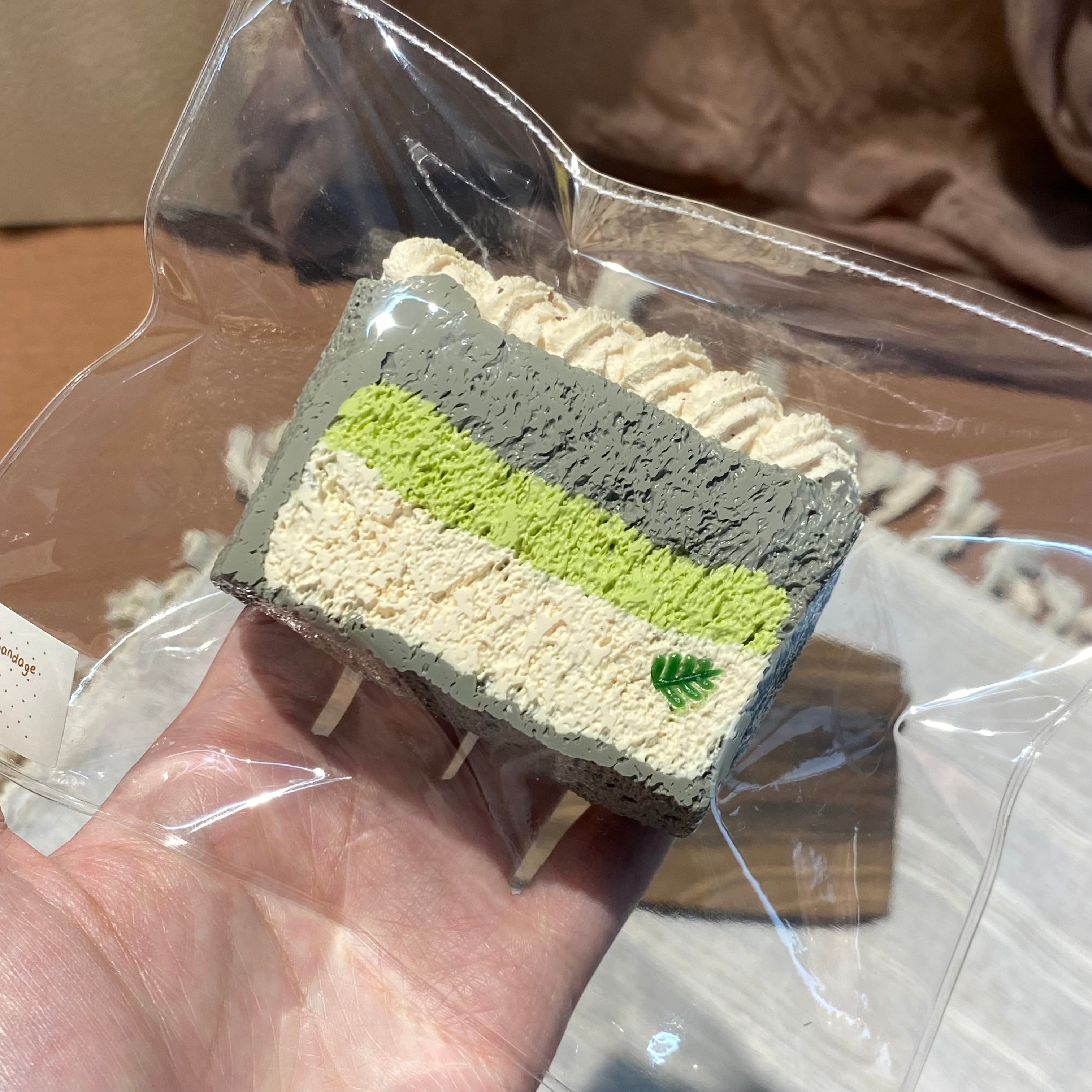 【Pistachio & Black Sesame Mini Toast】Squishy stress relief toy