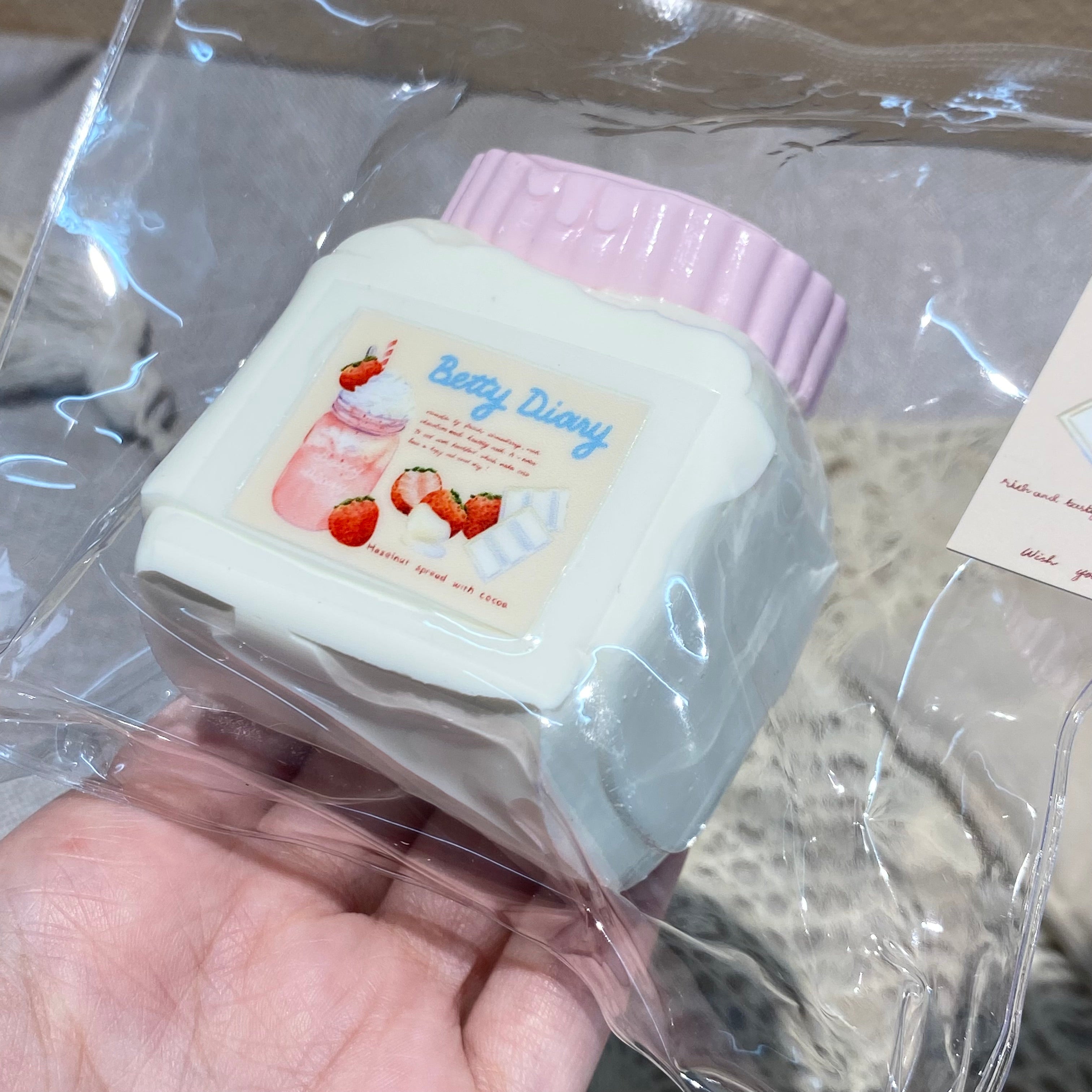 【Strawberry cream sauce】Squishy stress relief toy