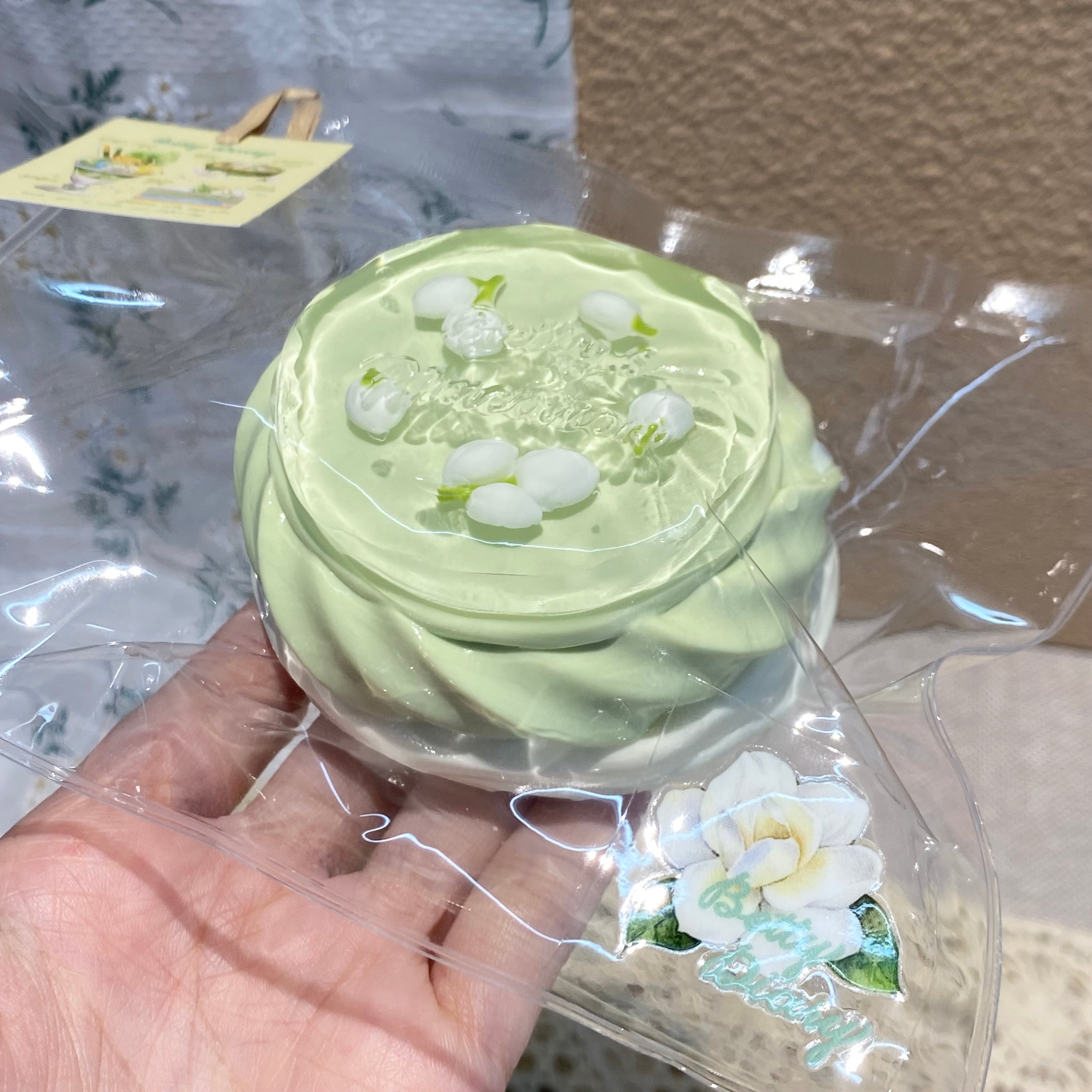 【Jasmine Green Tea Jelly Macaron】Squishy stress relief toy