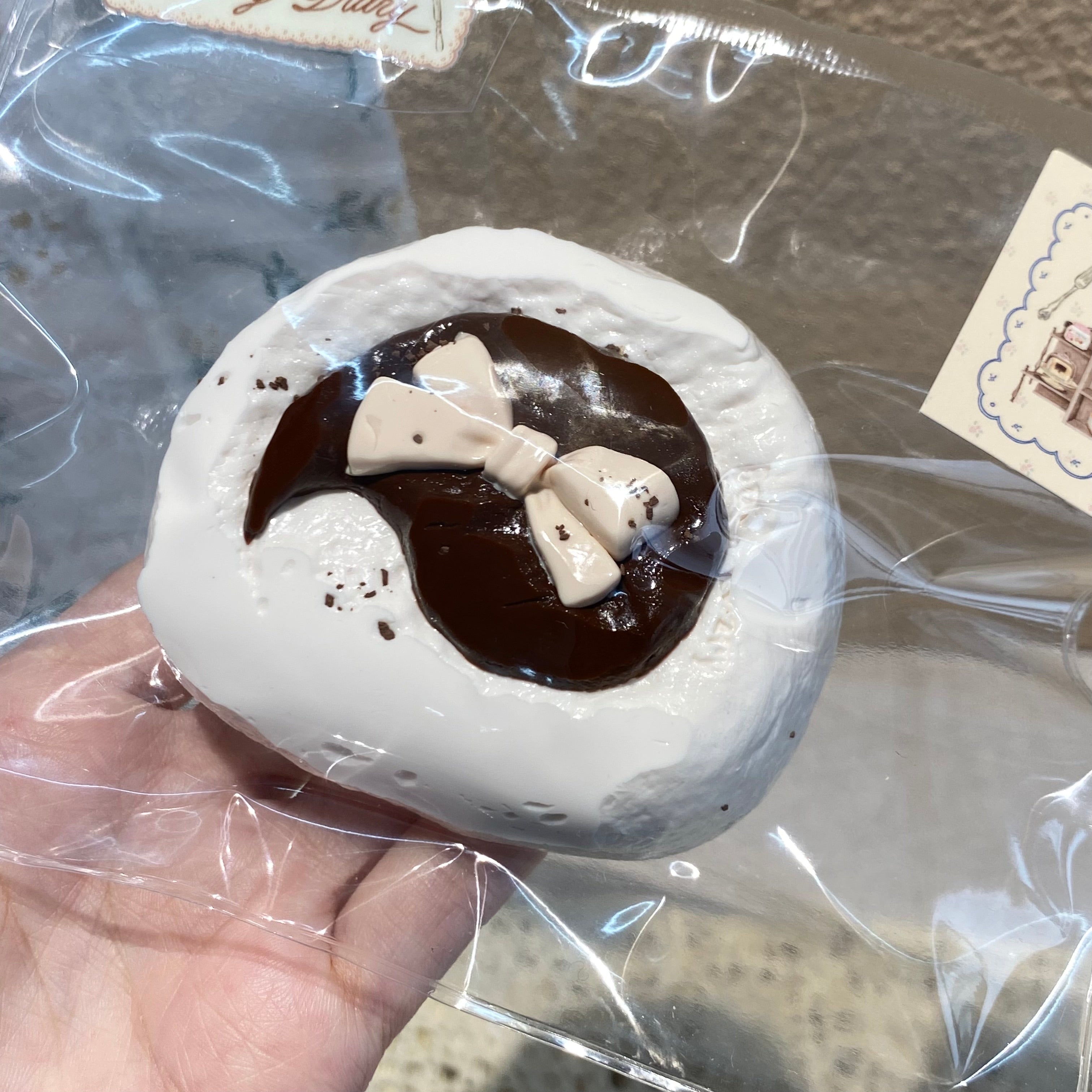【Bowknot Rich Chocolate Swiss Roll】Squishy stress relief toy