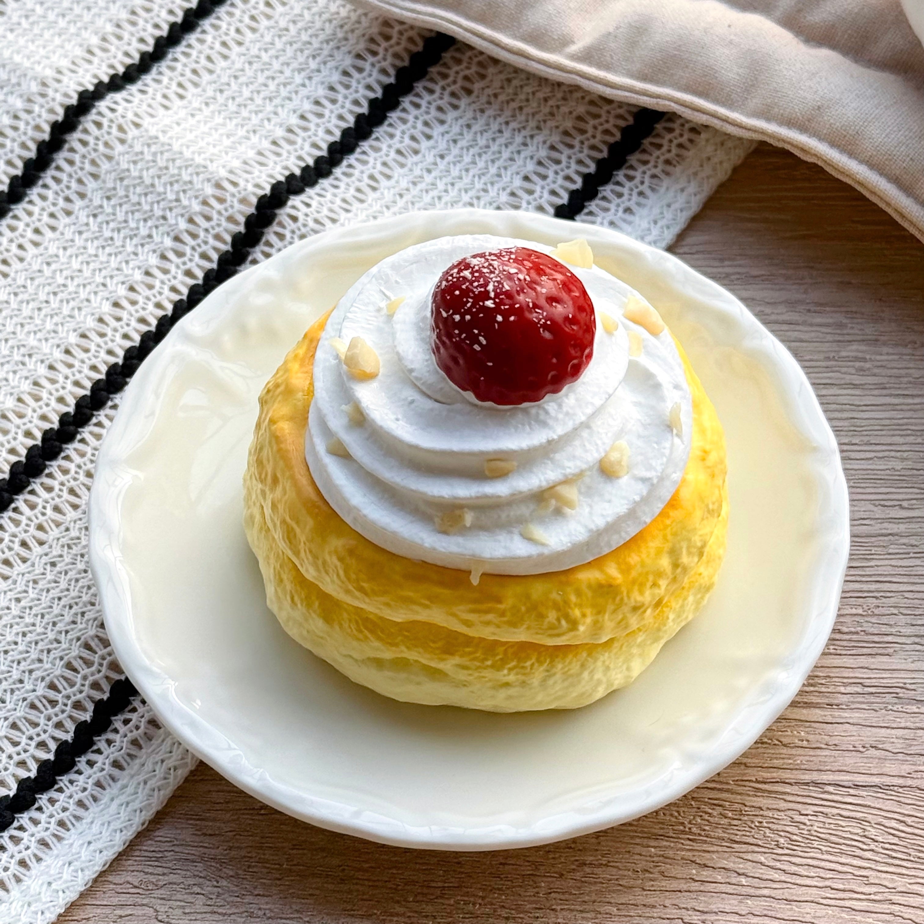 【Strawberry Topped Pancake】Squishy Stress Relief Toy