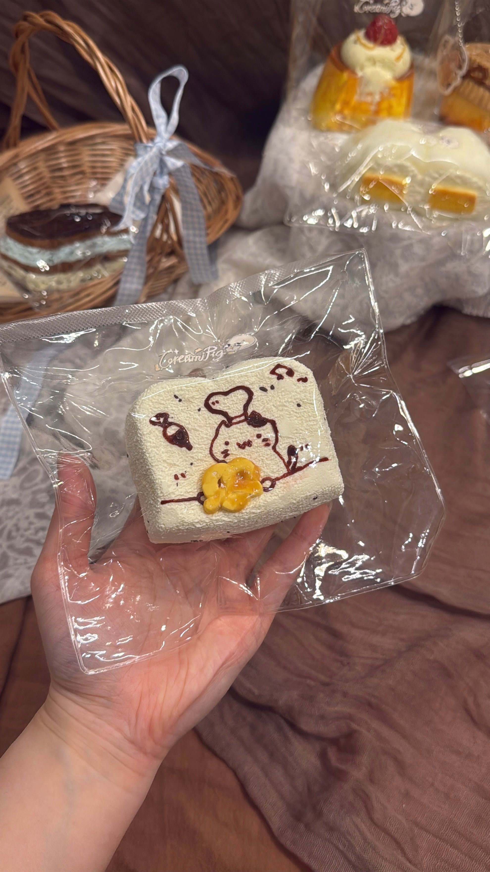 CreamPig Studio【手描きねこちゃんトースト】 Squishy Collectibles