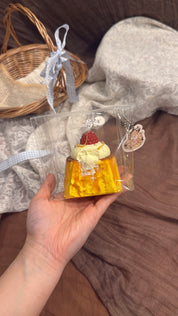 CreamPig Studio【プリンを一口かじる 🍮✨】 Squishy Collectibles