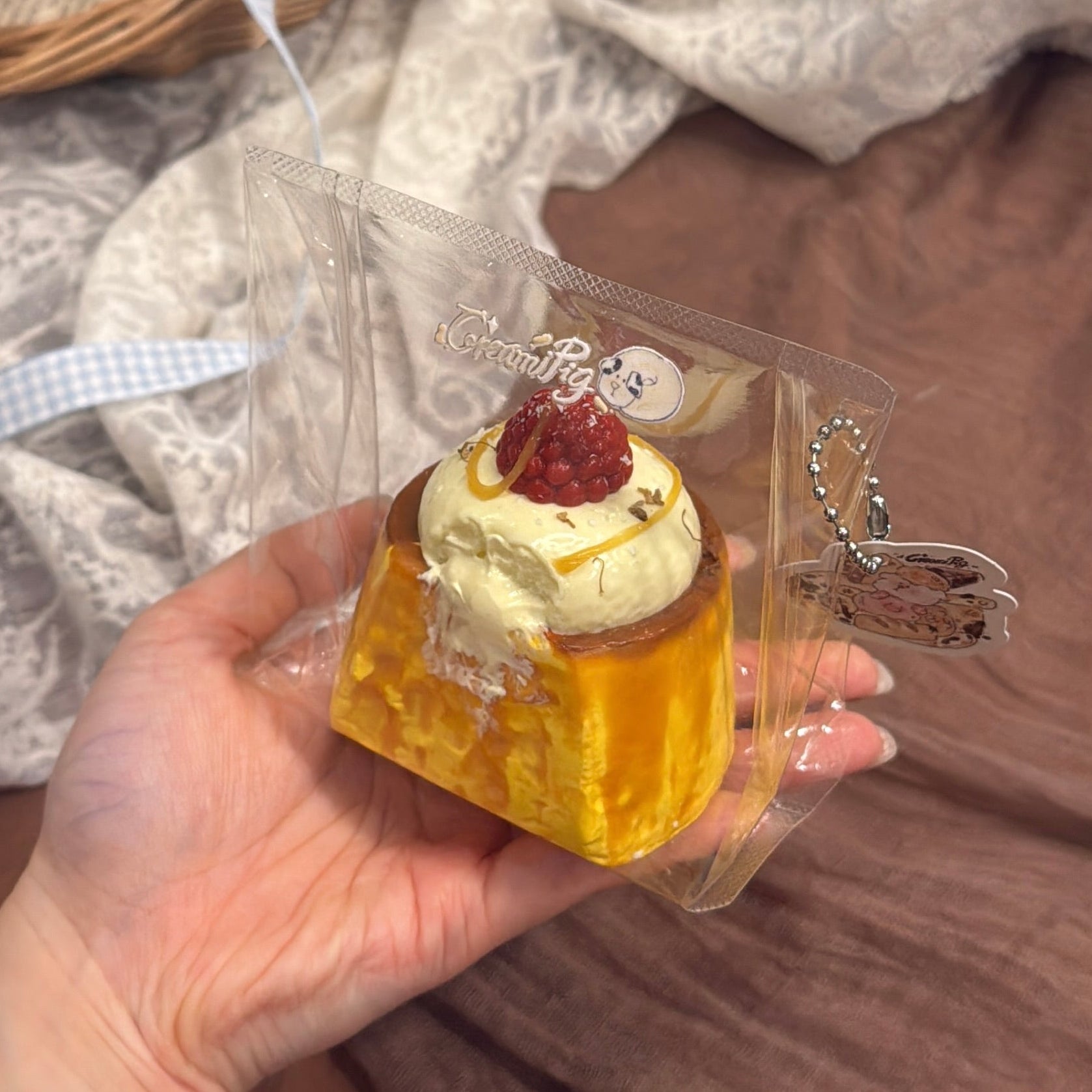 CreamPig Studio【プリンを一口かじる 🍮✨】 Squishy Collectibles