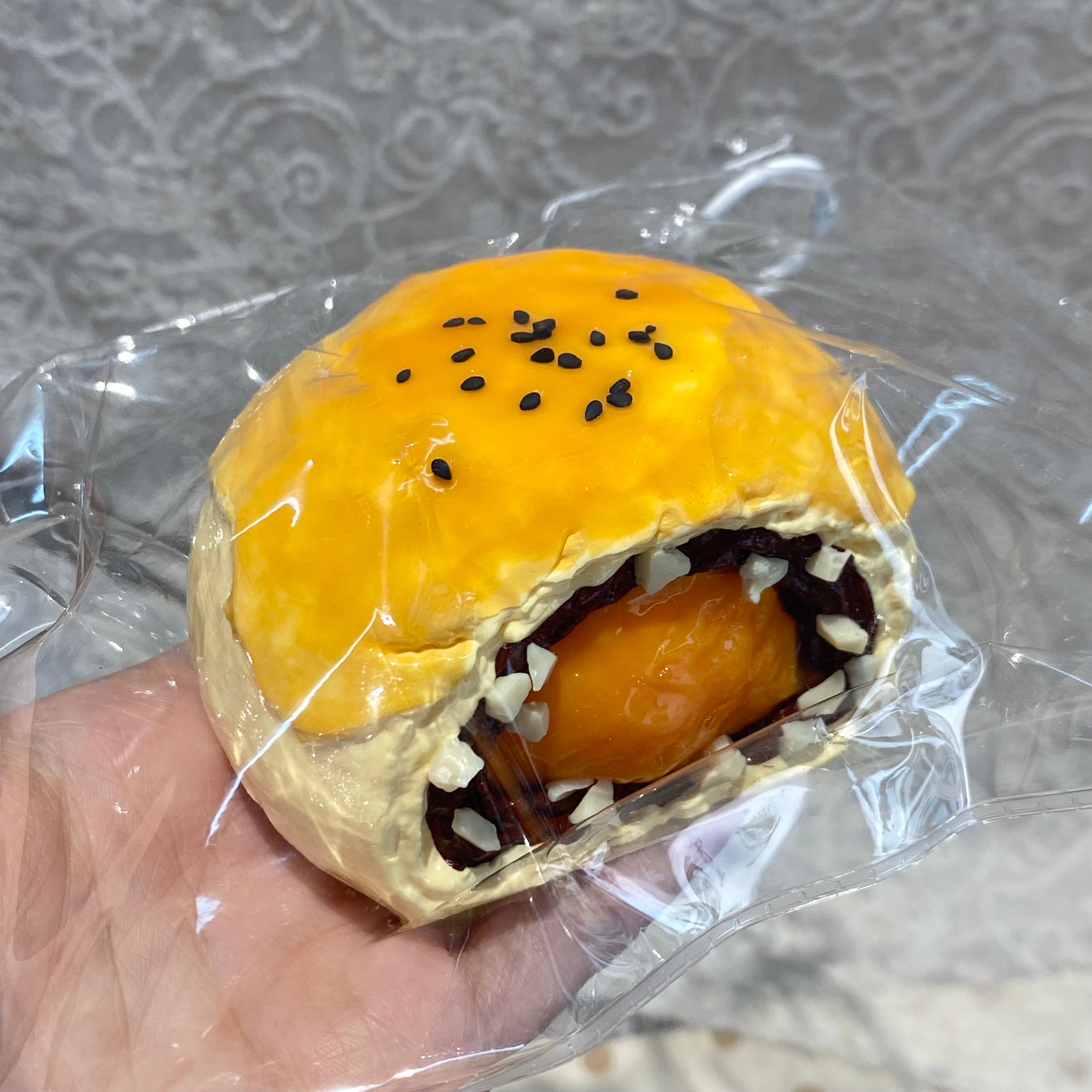 【Red Bean Paste & Yolk Pastry】Squishy stress relief toy