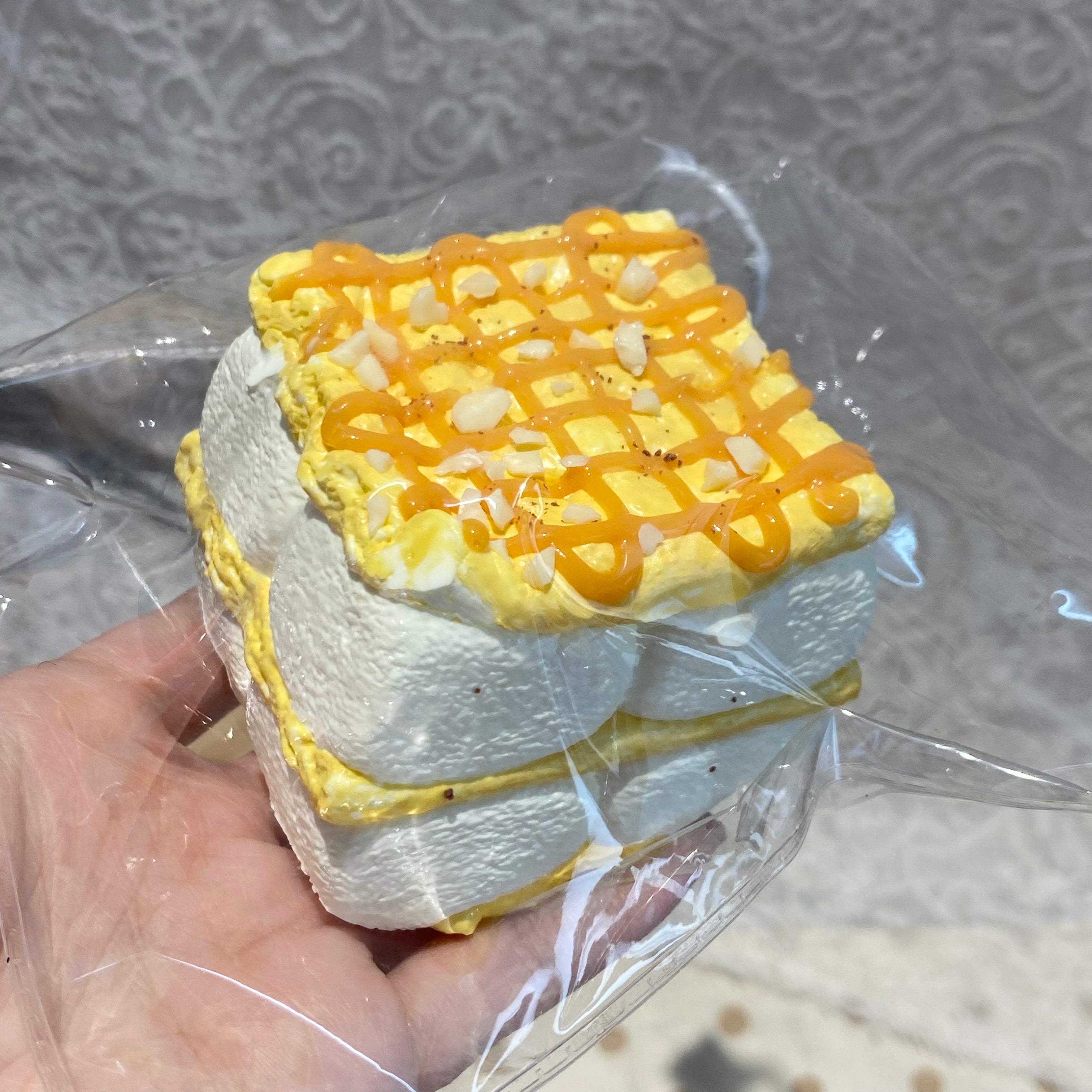 【Caramel Almond Soda Crackers】Squishy stress relief toy