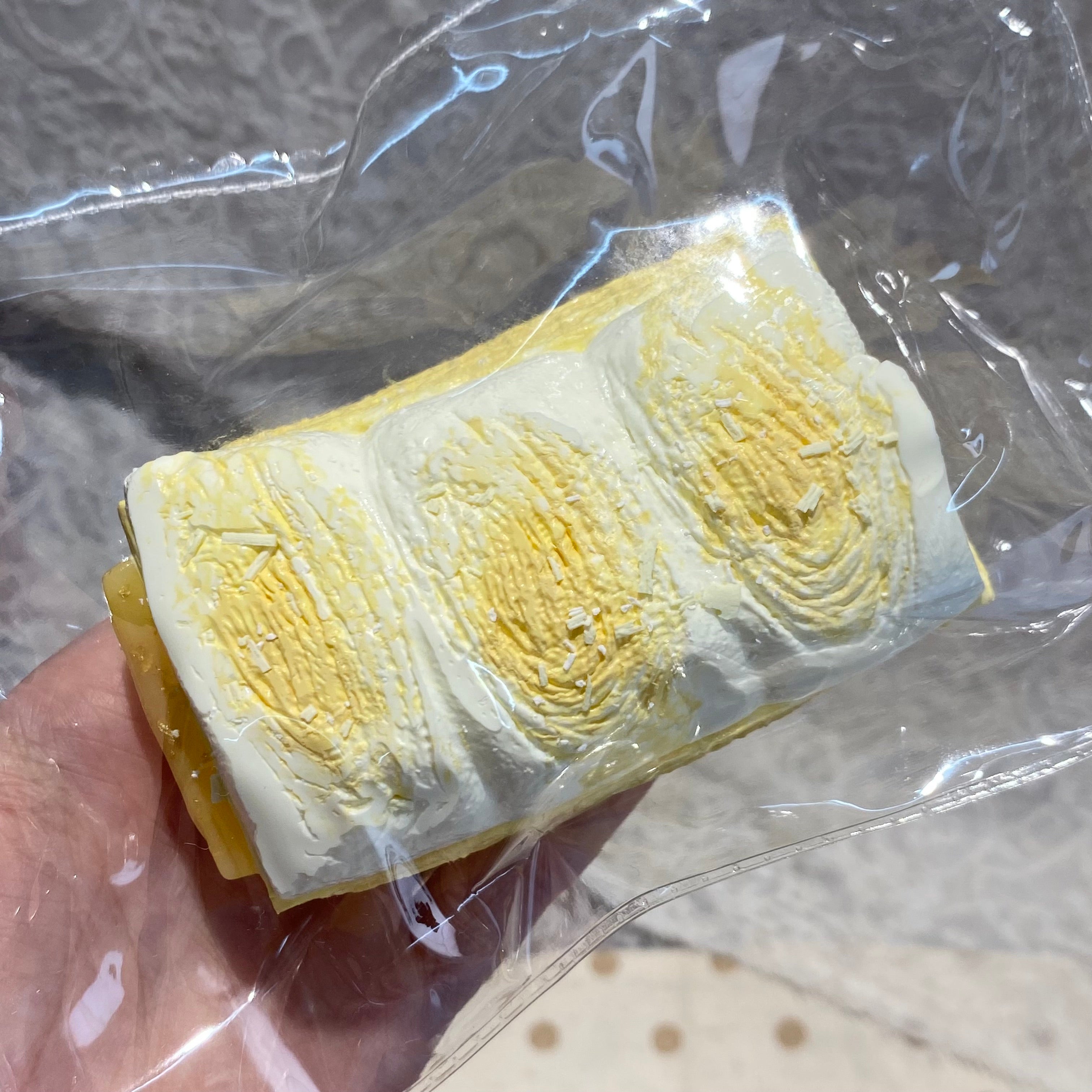 【Cream Toast with Osmanthus Jelly Filling】Squishy stress relief toy