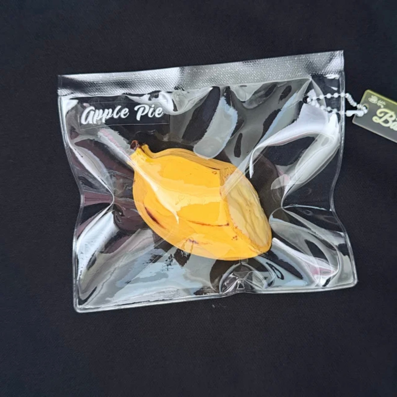notsweetpie【半分のバナナ】  Squishy stress relief toy