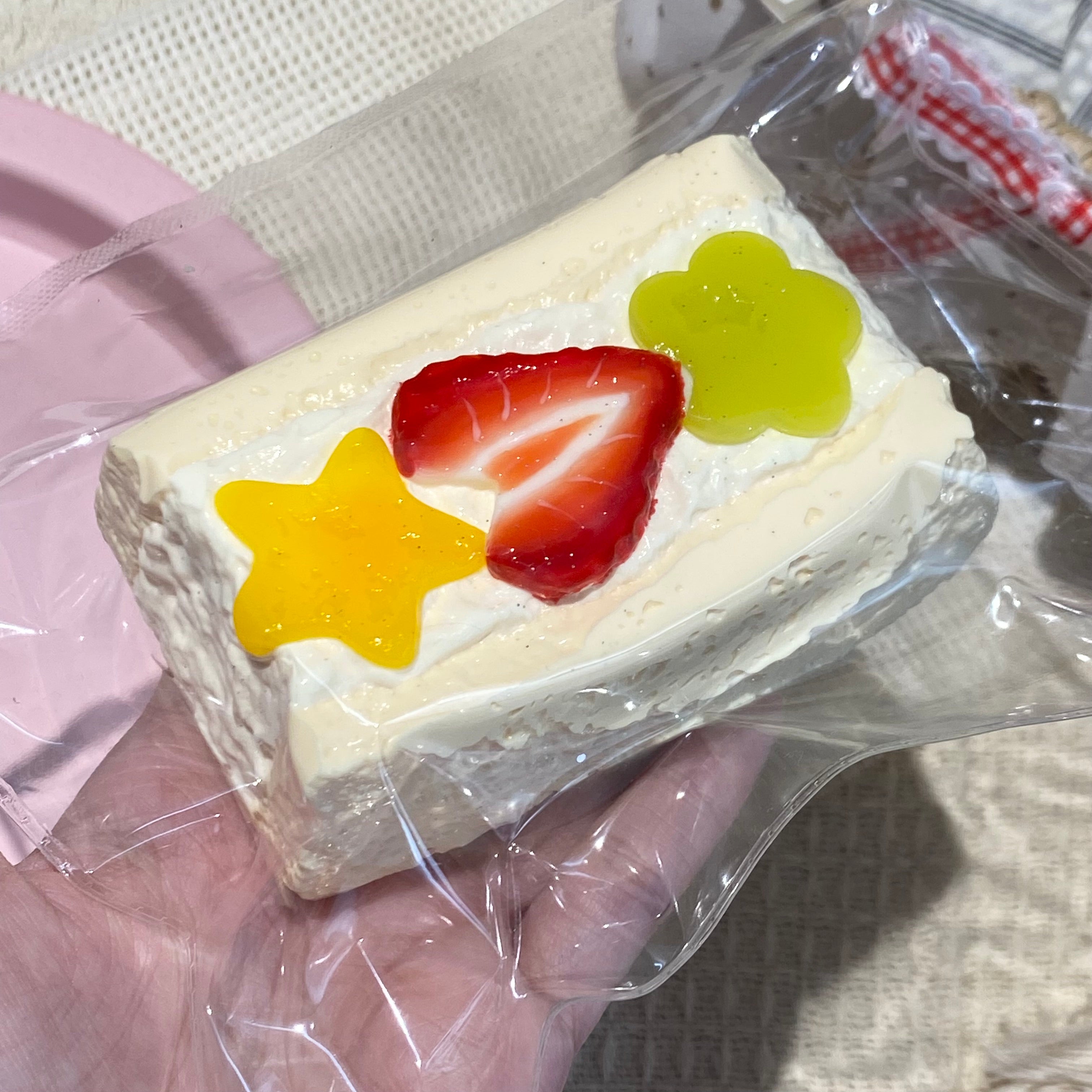 Apple pie is not sweet  【Fruit Sandwich】Squishy stress relief toy