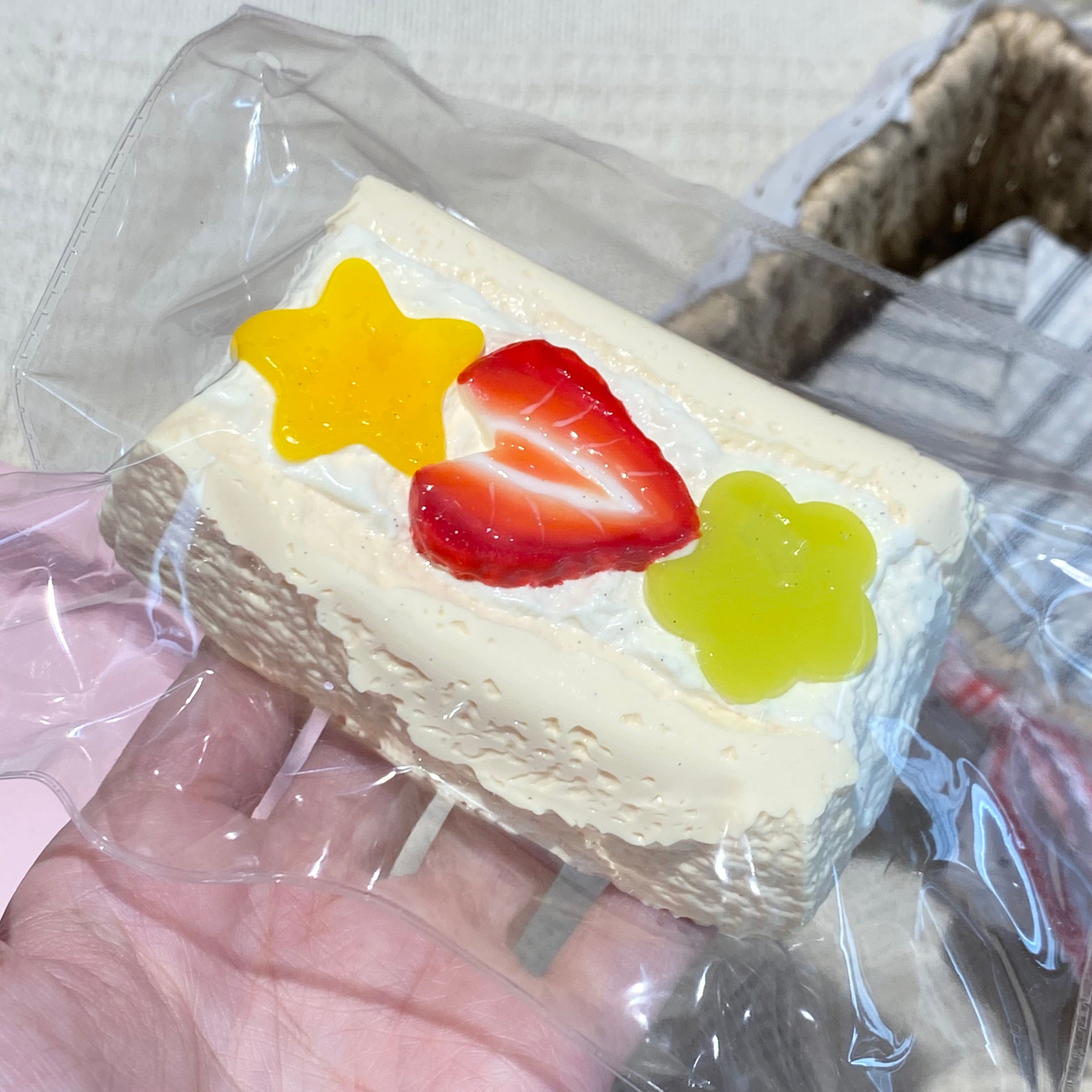 Apple pie is not sweet  【Fruit Sandwich】Squishy stress relief toy