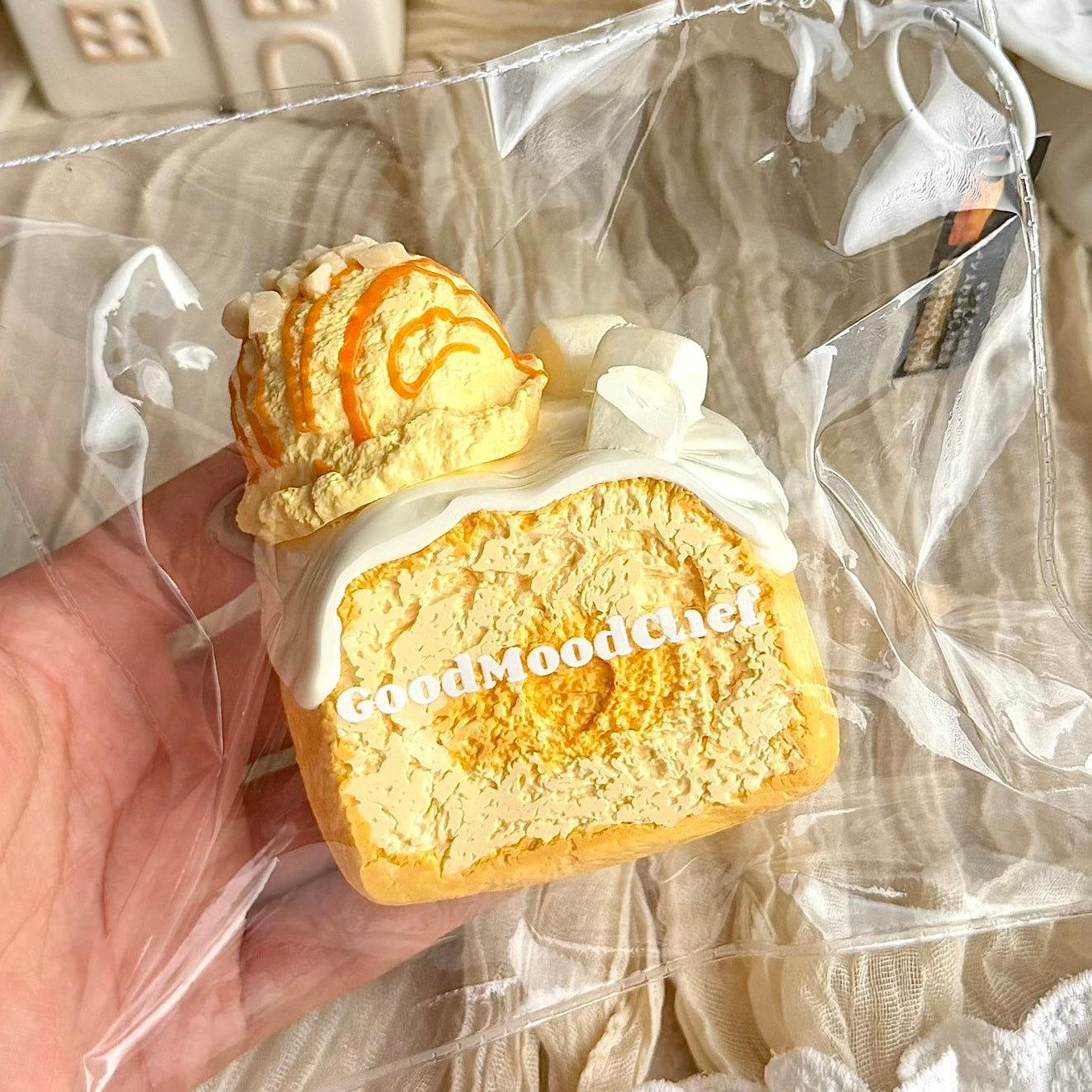 Good Mood Chef【キャラメル豆乳ミニトースト】 Squishy Collectibles