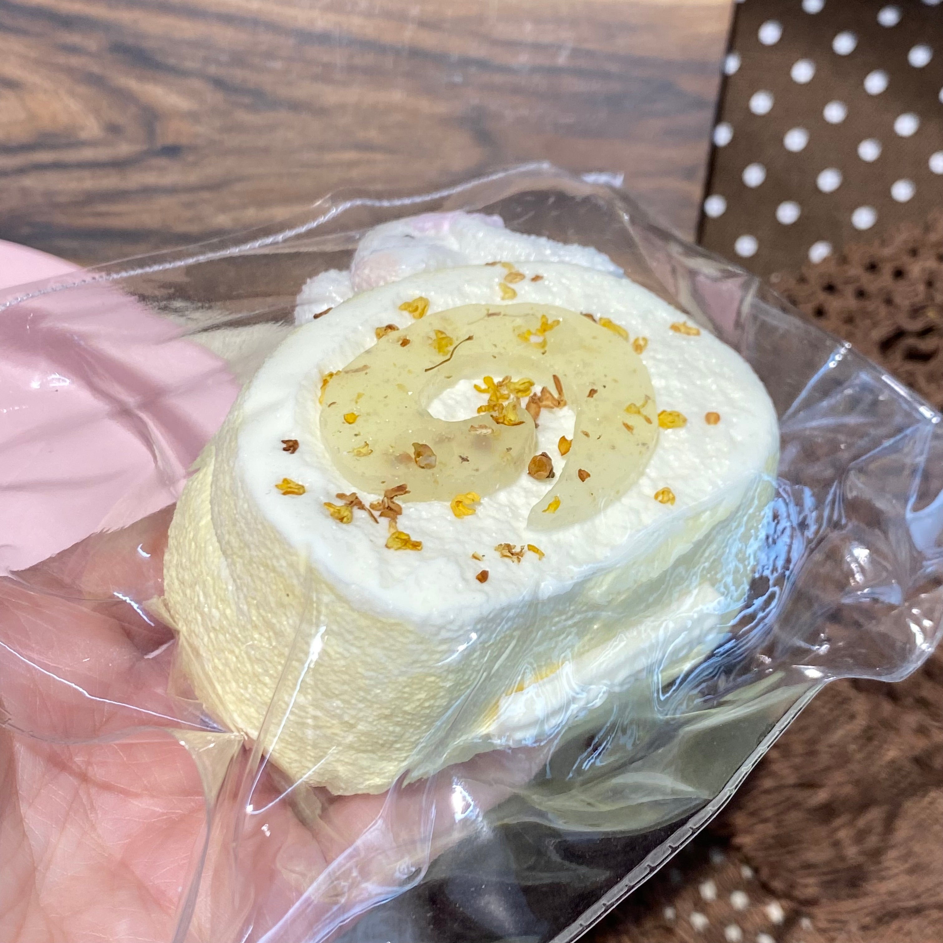 Doro studio  【Osmanthus Swiss Roll】Squishy stress relief toy