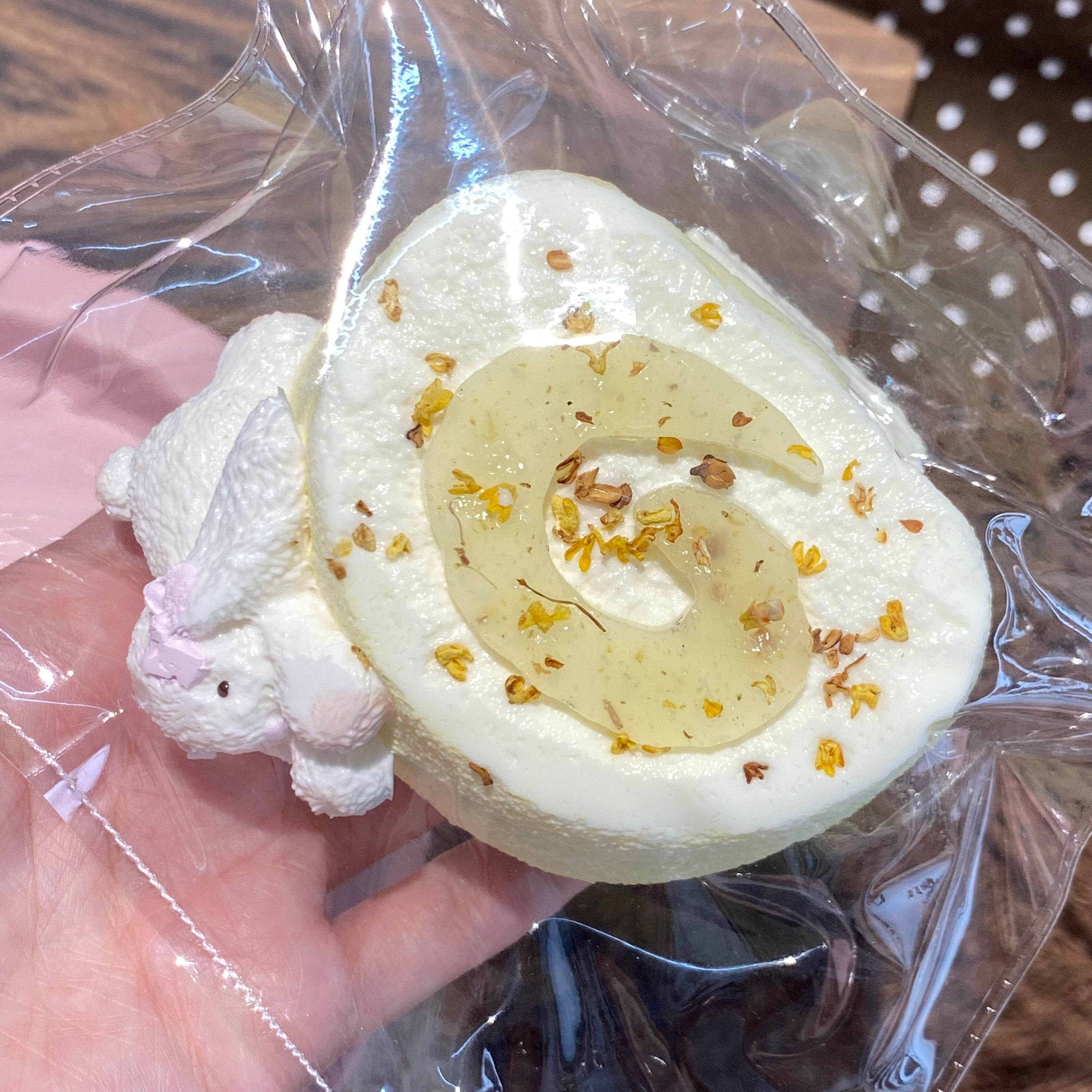 Doro studio  【Osmanthus Swiss Roll】Squishy stress relief toy