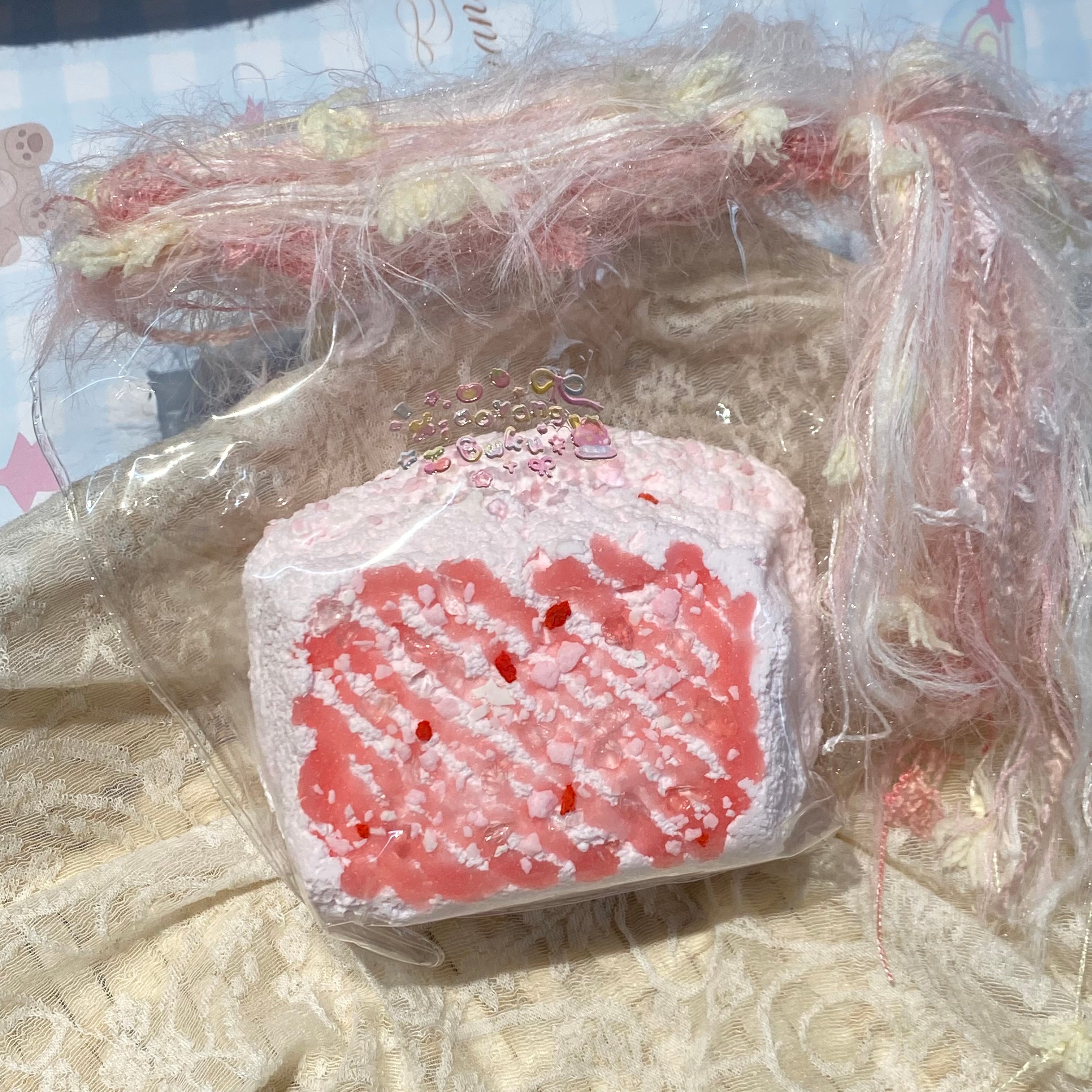 【子羊よ、泣かないで】苺ジャム  Squishy stress relief toy