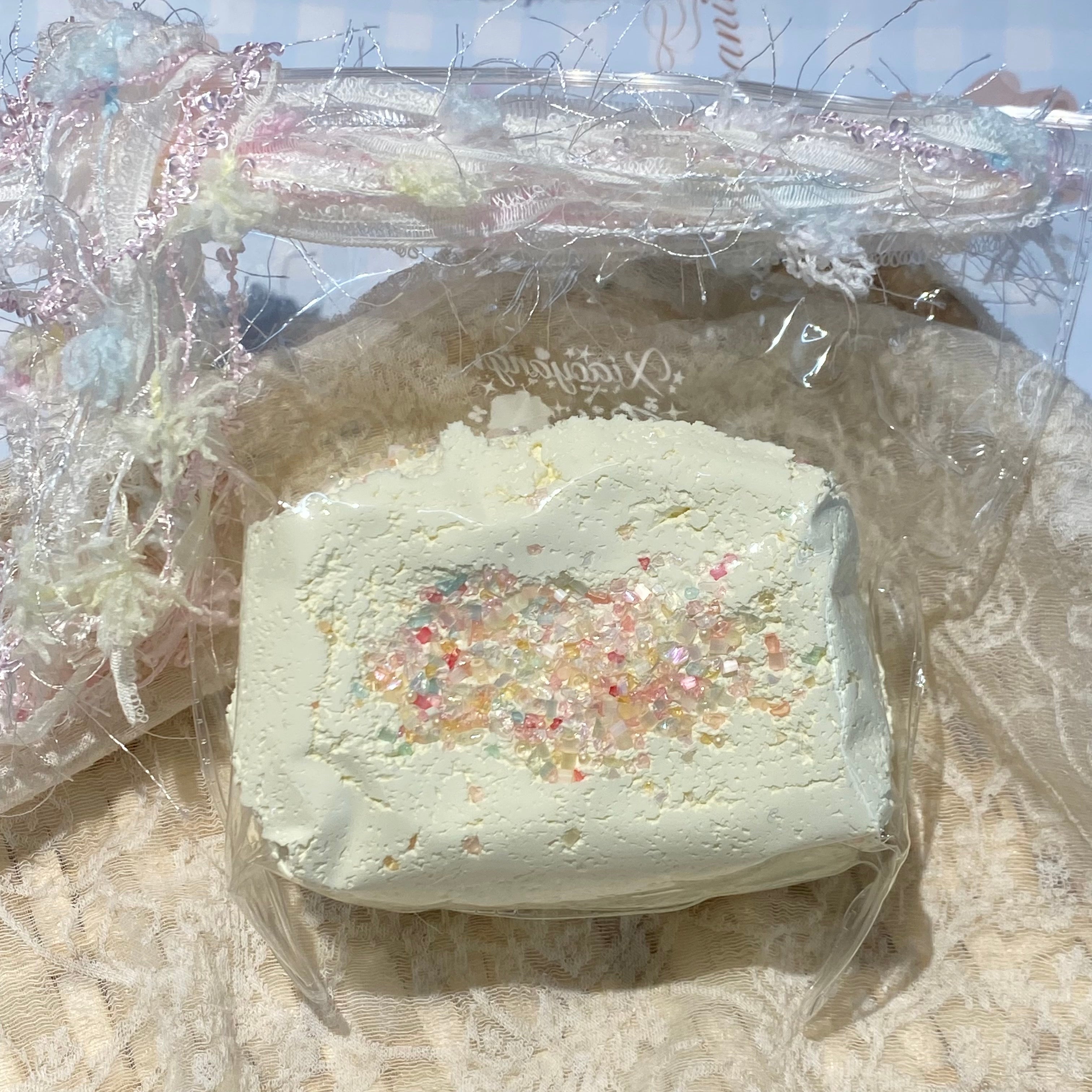 【子羊よ、泣かないで】塩イチゴ  Squishy stress relief toy