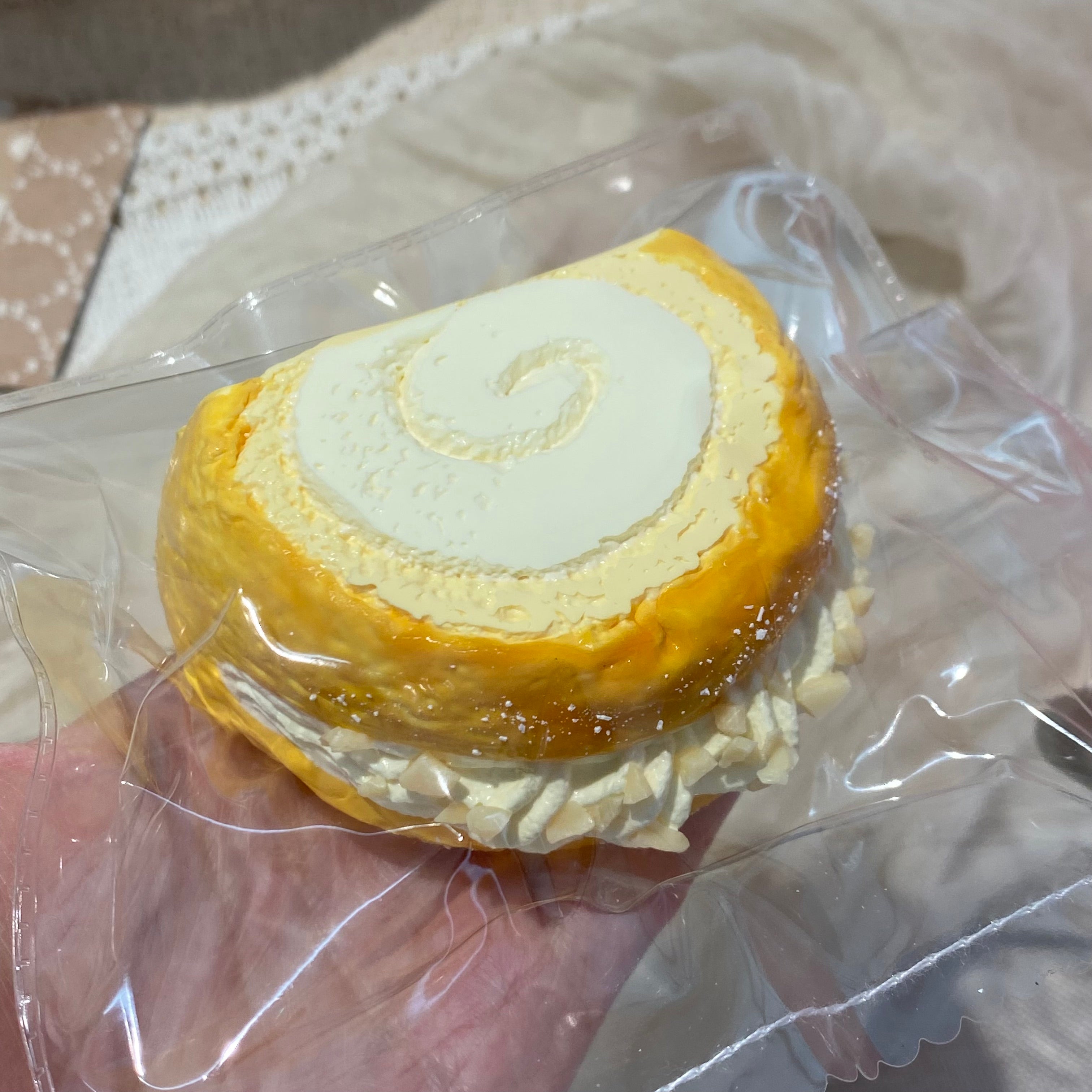 Good mood chef【クリームサンドスイスロール】Squishy stress relief toy