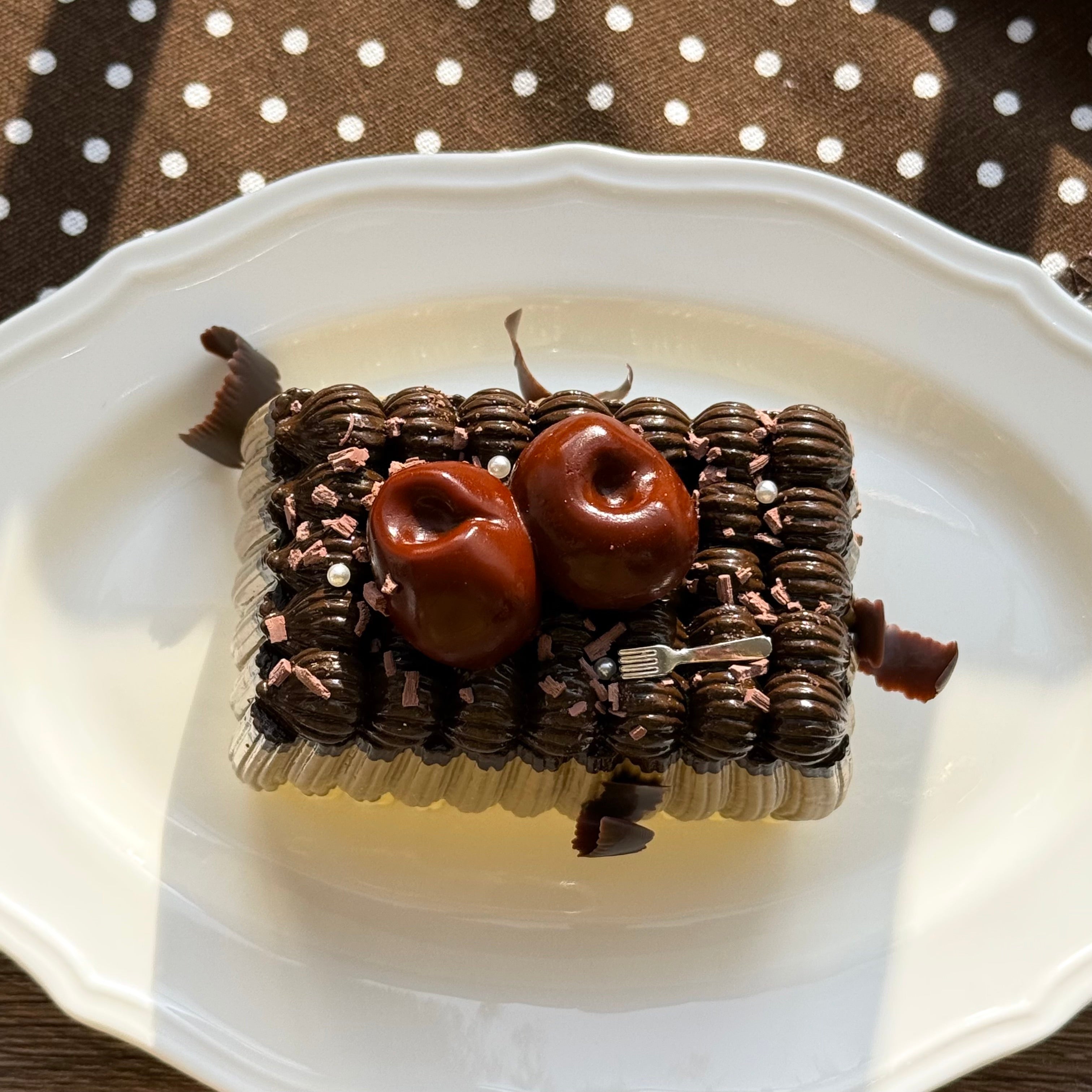 [Cherry and Chocolate Cake (Black Forest Style)] Squishy Stress Relief Toy