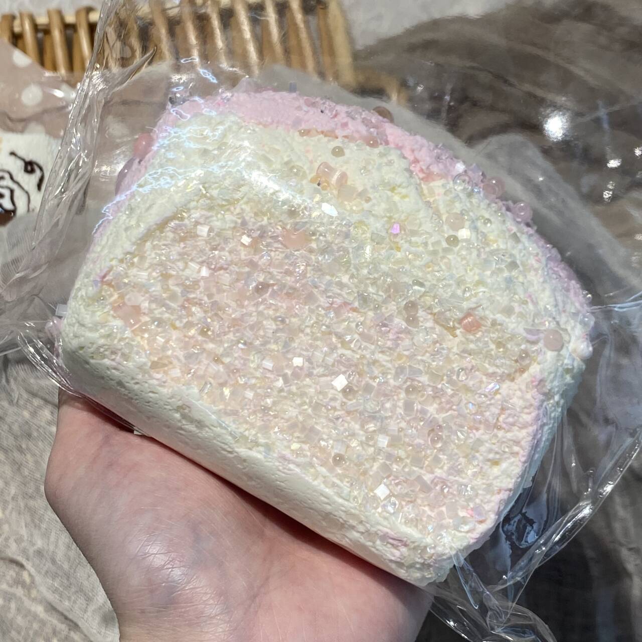 【BlissfulTt】苺アイスクリームジャム Squishy stress relief toy