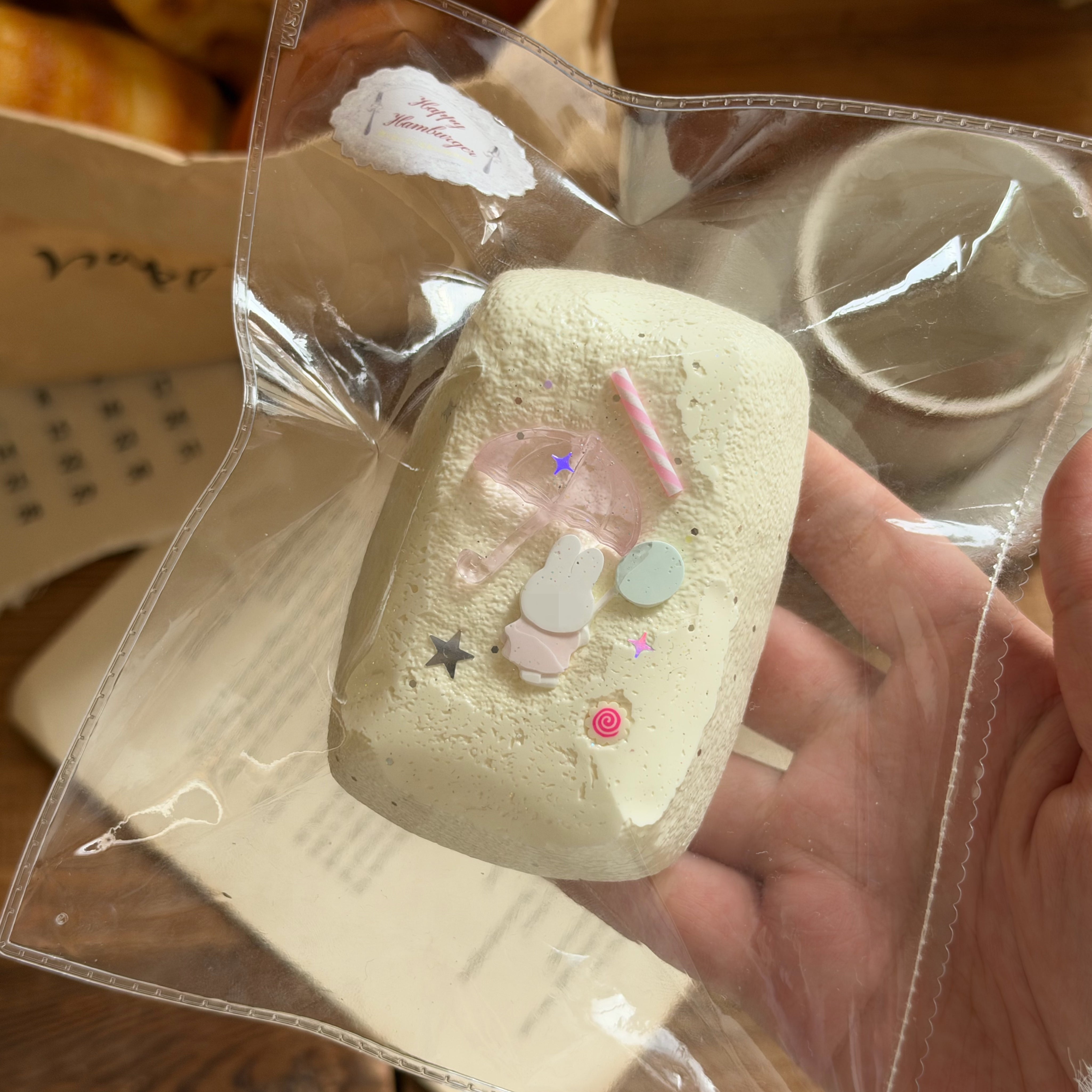 Happy hamburger【遊び好きなうさぎ】 Squishy Collectibles