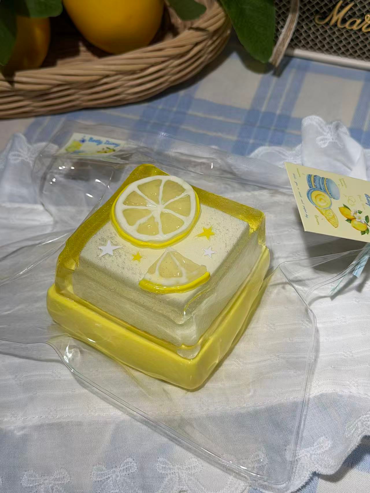 Betty Diary🍋「ひんやりレモンケーキ」 Squishy stress relief toy